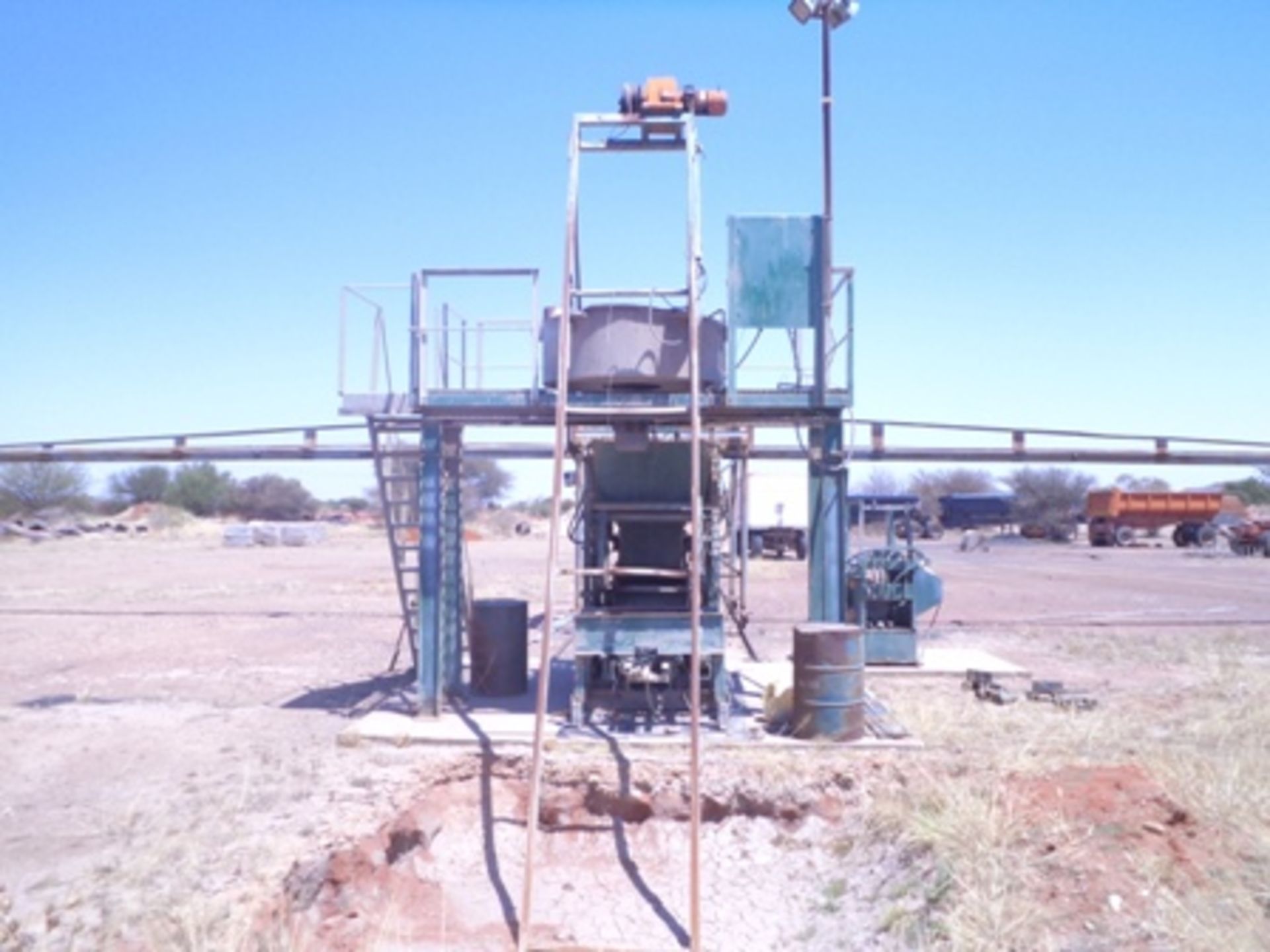 BRICK PLANT
(LANGEBERG STENE, OLIFANTSHOEK, NORTHERN CAPE) - Image 2 of 10