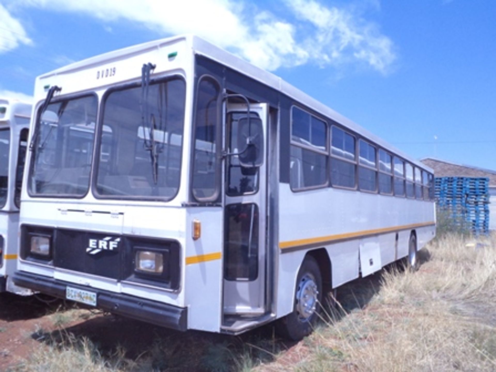 1999 BCX927EC ERF 65 SEATER BUS  KM 184794

(10 MCCARTHYSTREET, KURUMAN, NORTHERN CAPE)