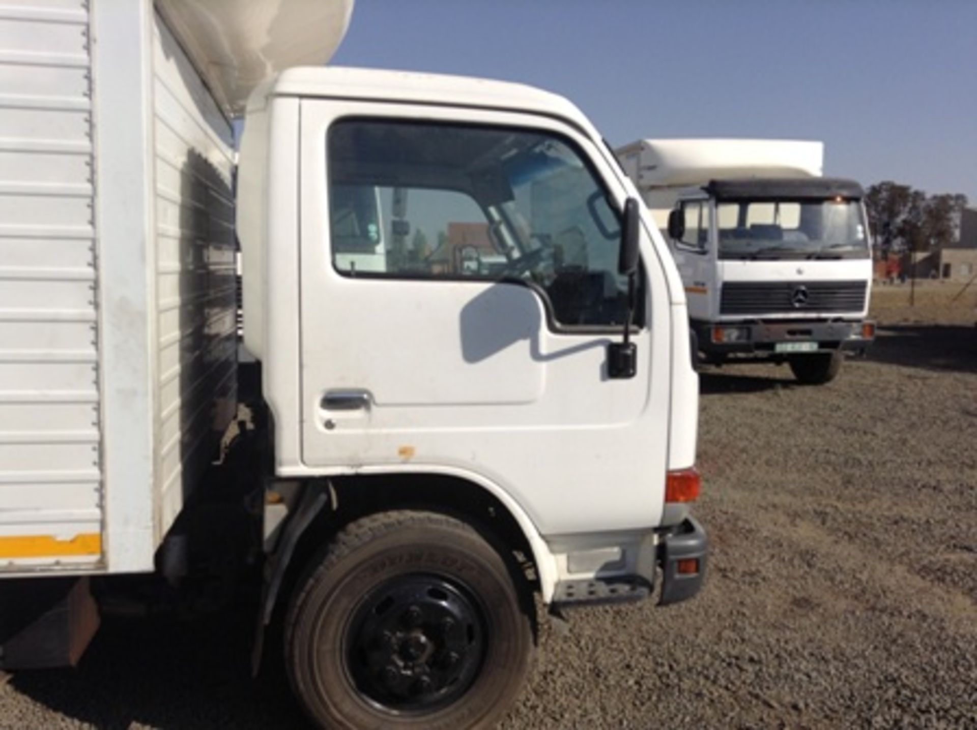 2006 005KLVNC NISSAN UD 40L VOLUME BODY TRUCK  KM 597490
(1 KRUGER AVE, ESTOIRE, BLOEMFONTEIN) - Image 5 of 10