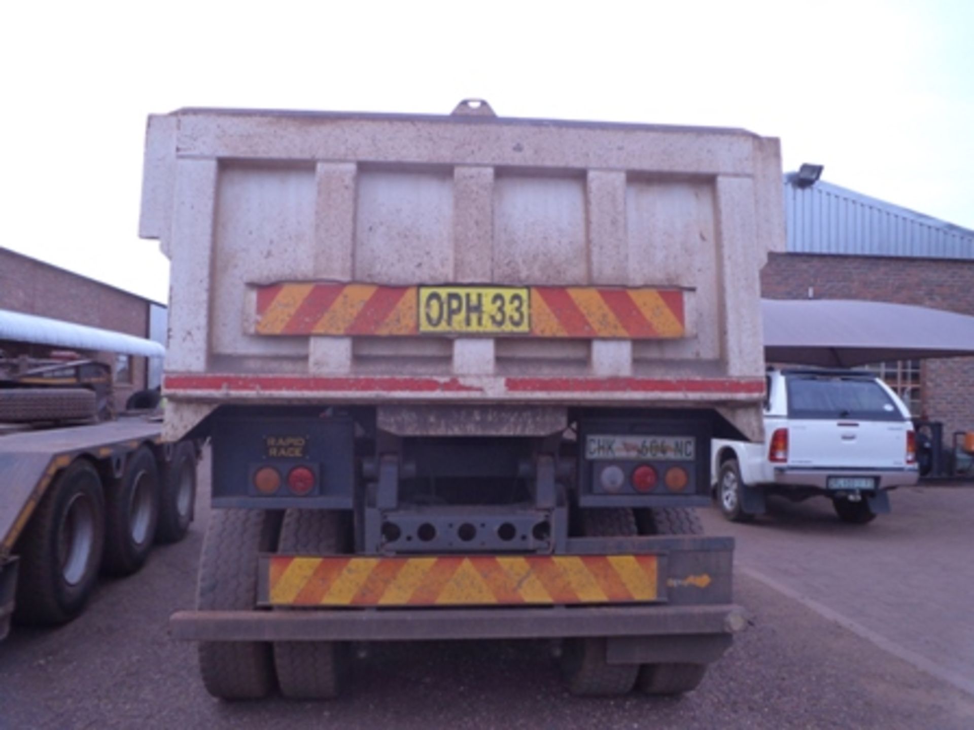 2003 MERCEDES BENZ ACTROS 3335 10M³ TIPPER TRUCK  KM 249202(23 ASBES STR, KATHU, NORTHERN CAPE) - Image 6 of 7