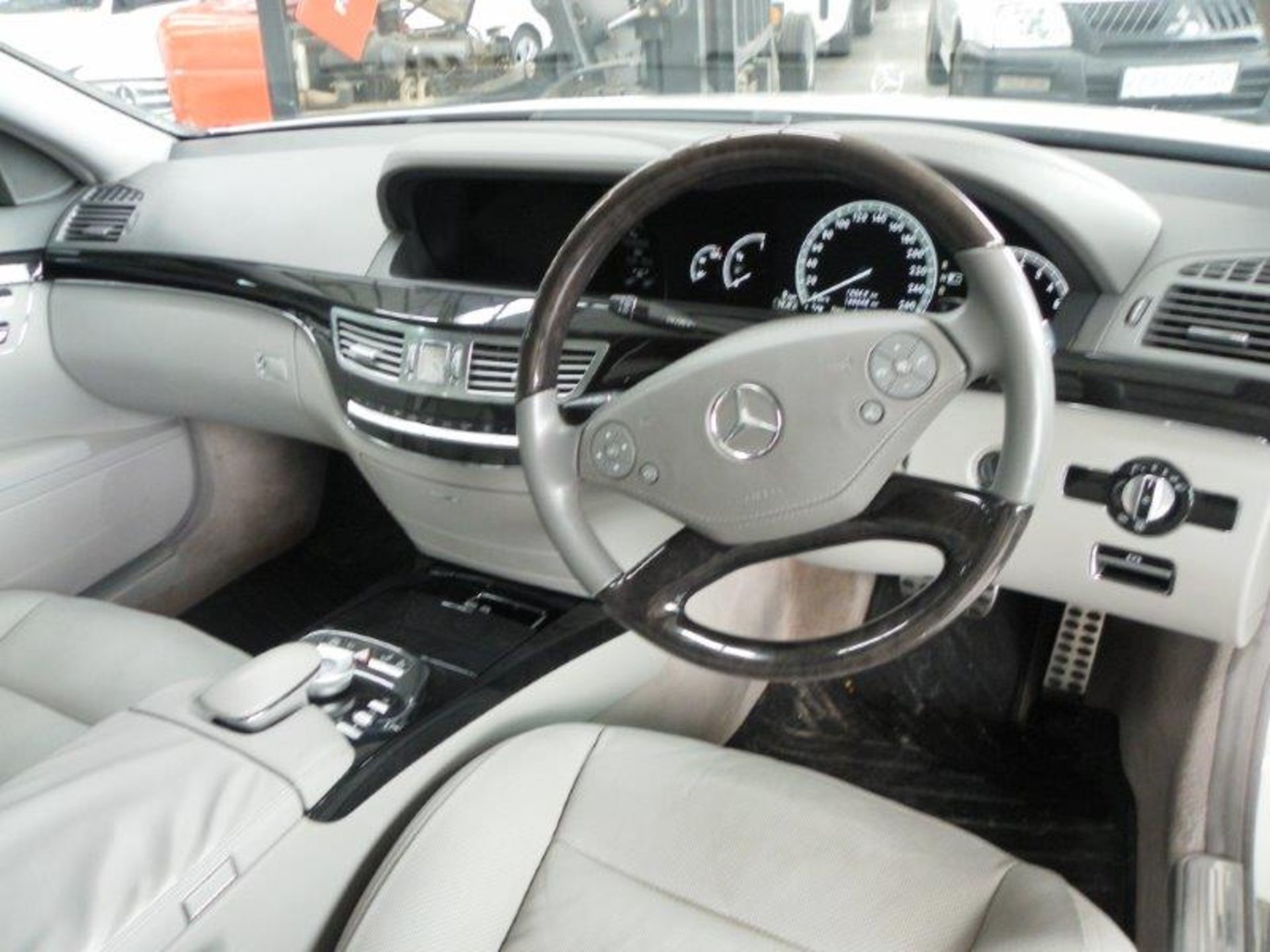 2011-02-04 Mercedes-Benz S350 CDI Blue Efficiency (Grey Leather, Sunroof, PDC, Navigation) (White)( - Image 4 of 4