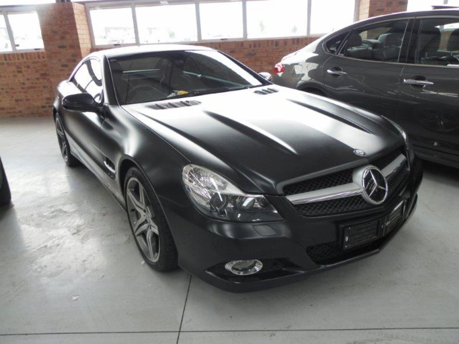 2011-03-11 Mercedes-Benz SL500 Night Edition Convertible Auto (Black Leather, Glass Roof,
