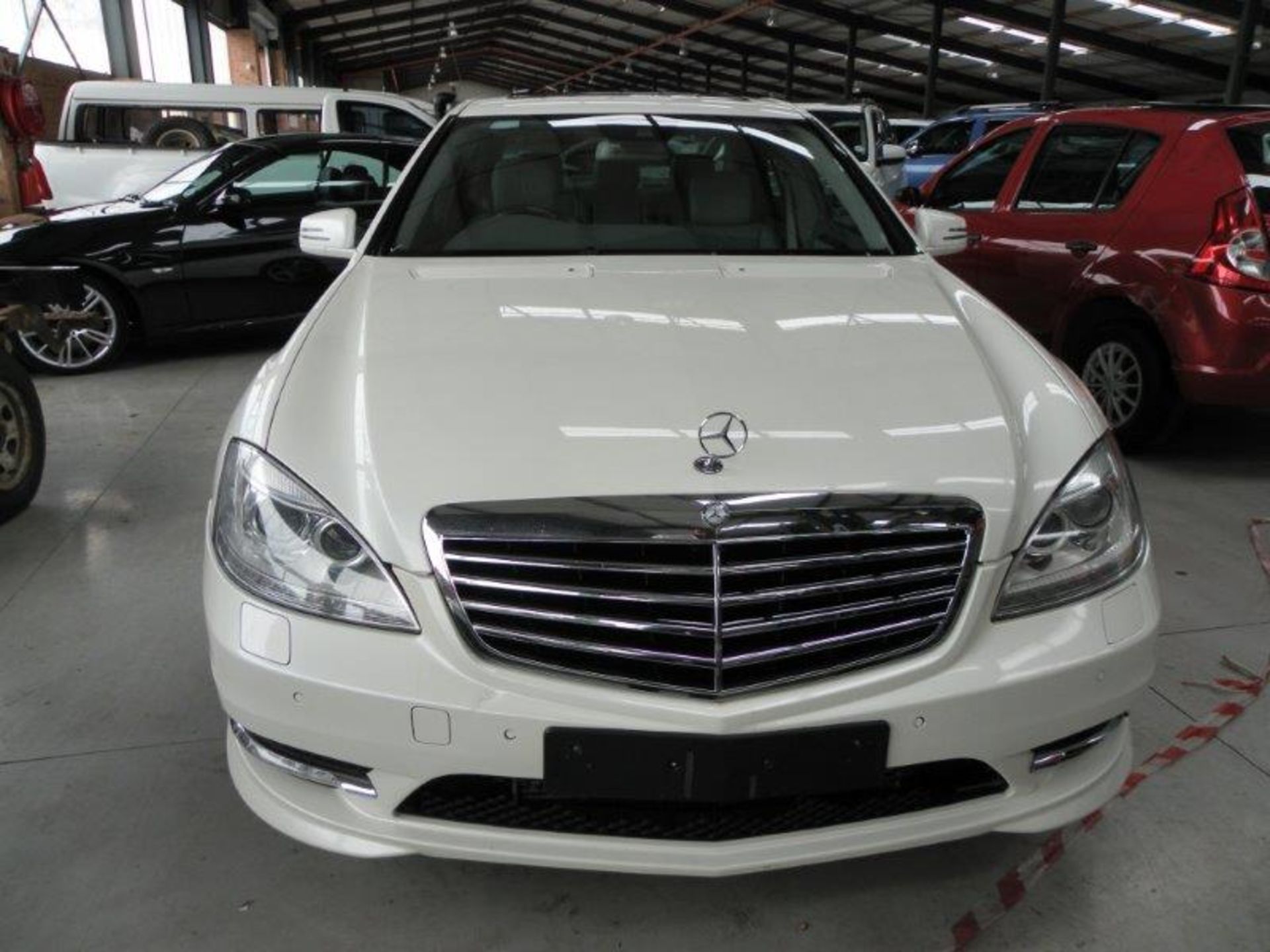 2011-02-04 Mercedes-Benz S350 CDI Blue Efficiency (Grey Leather, Sunroof, PDC, Navigation) (White)( - Image 2 of 4