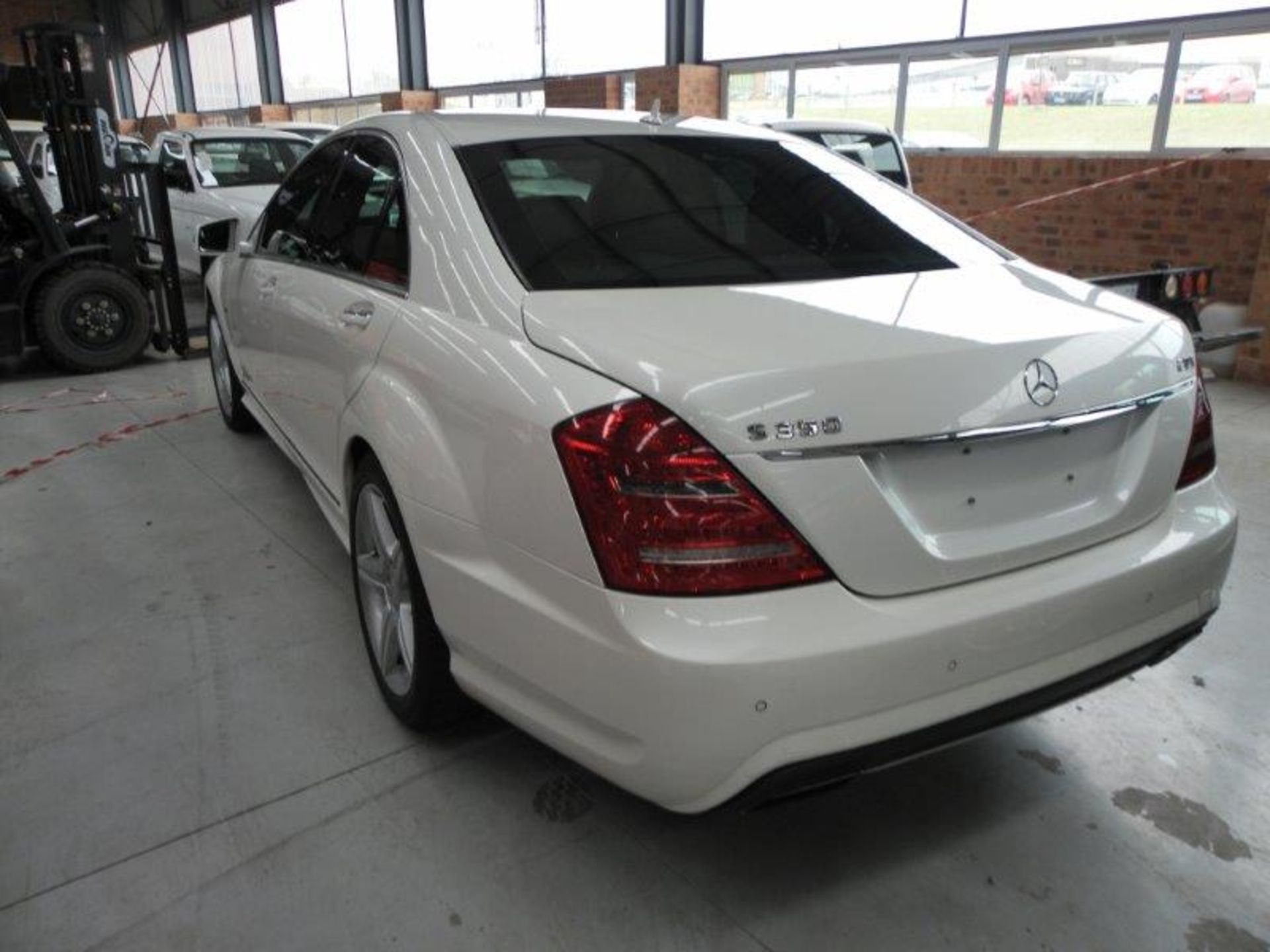 2011-02-04 Mercedes-Benz S350 CDI Blue Efficiency (Grey Leather, Sunroof, PDC, Navigation) (White)( - Image 3 of 4