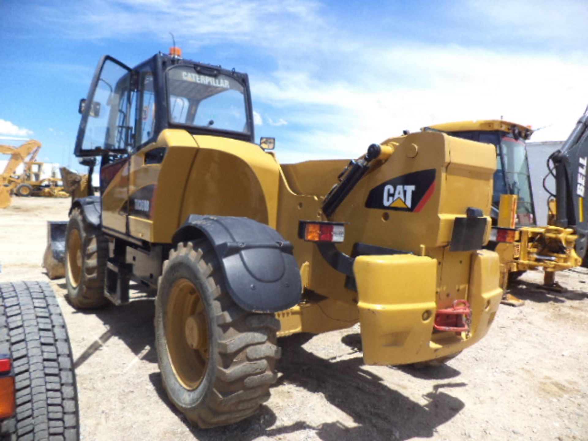 Caterpillar TH360B Telly Handler (S#: CATTH360CSLE05006) (9 419 hrs ) - Image 3 of 6