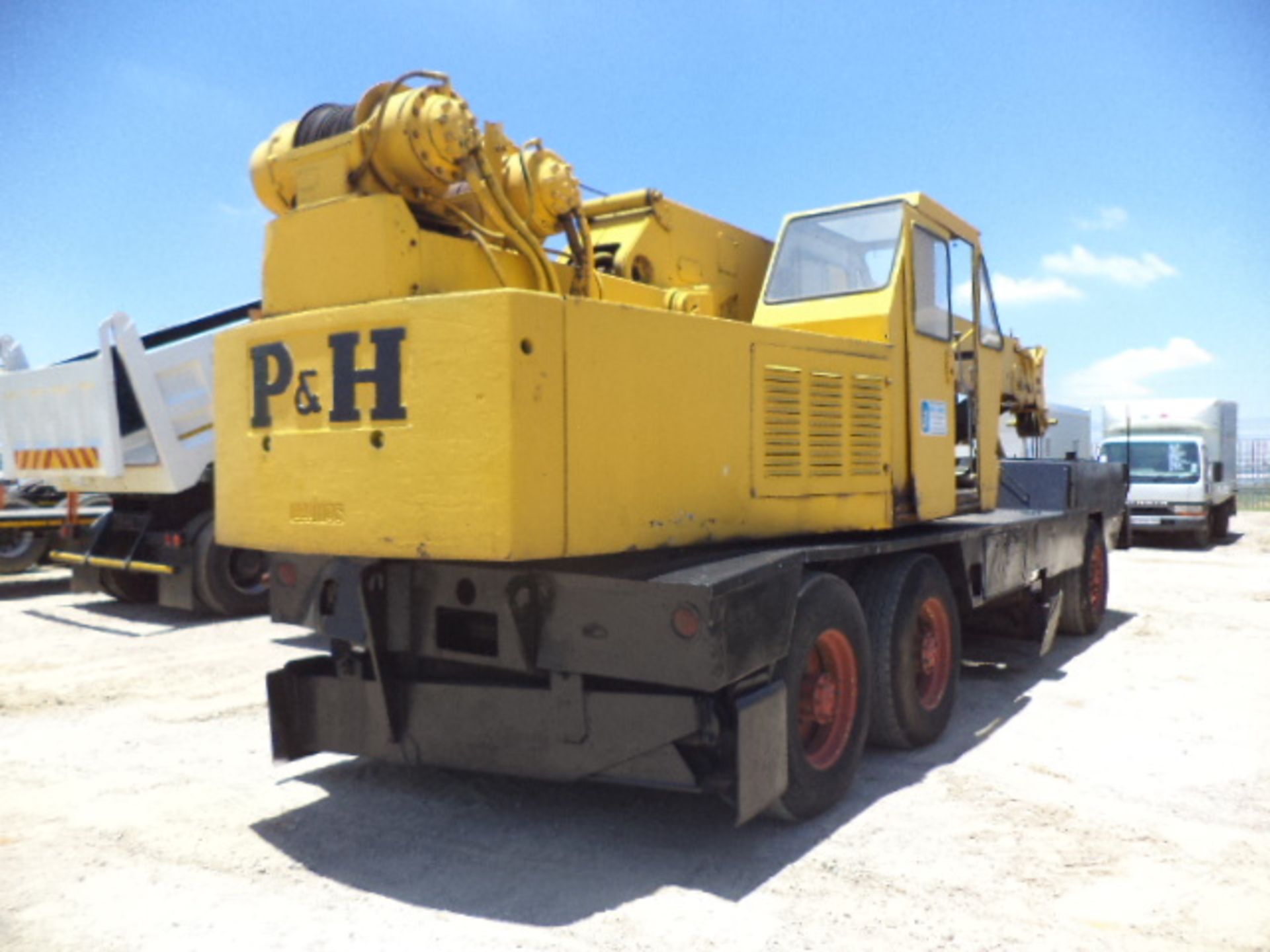 P & H T200 Crane 20 Ton (Vin No:22T1105)(1 277 Miles) (2 X Batteries (Raylite and Exide, Crane - Image 4 of 5