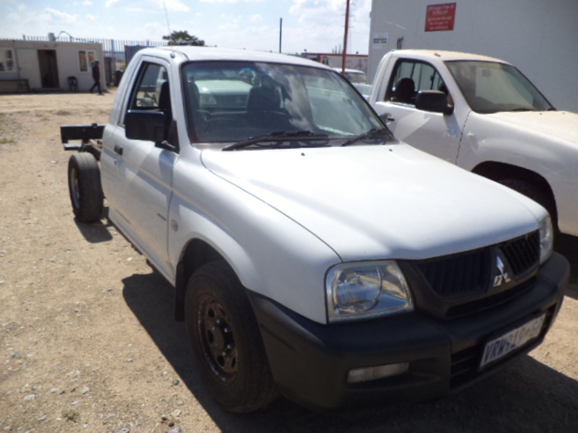 2007-03-07 VRW919GP Mitsubishi Colt 2000i Bakkie (No Load Body) (72 753 kms) (Vin No: - Image 2 of 5