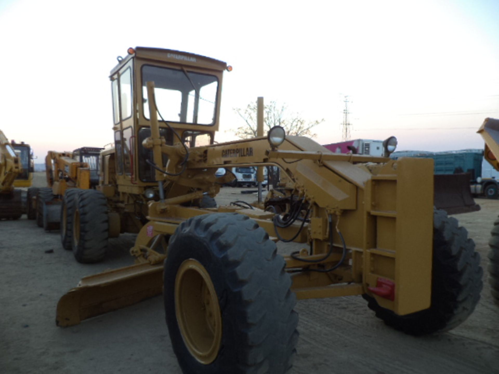 Caterpillar 140G Grader (S#: 50H00899) (8 361 hrs )(LHS Door Doesn't Open, Forks Missing From