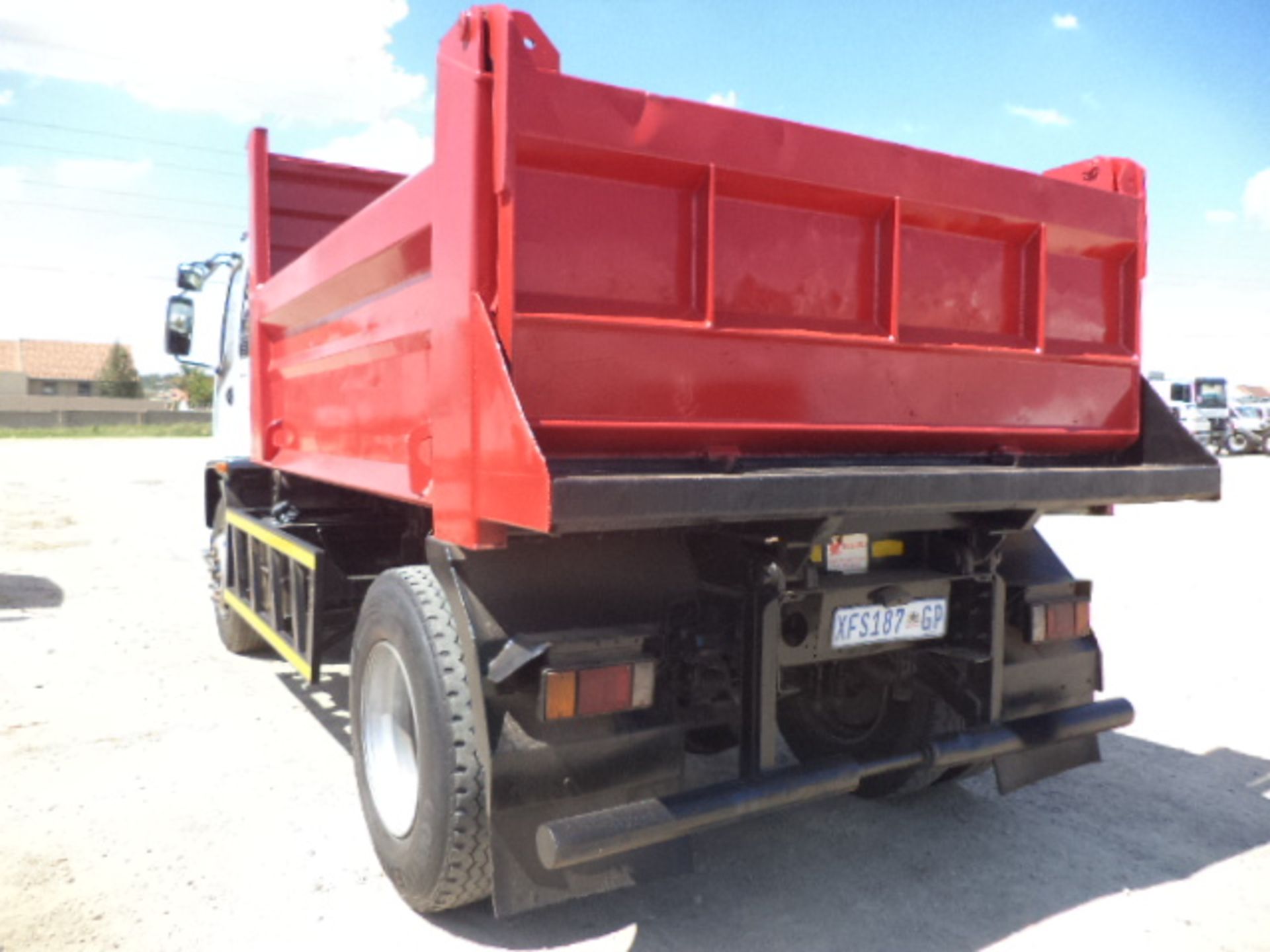 2008-05-07 XFS187GP Isuzu FTR800 6m³ Tipper truck (Vin No: ADMFTR33F6Z428581 )(175 917 kms )(6493 - Image 3 of 6