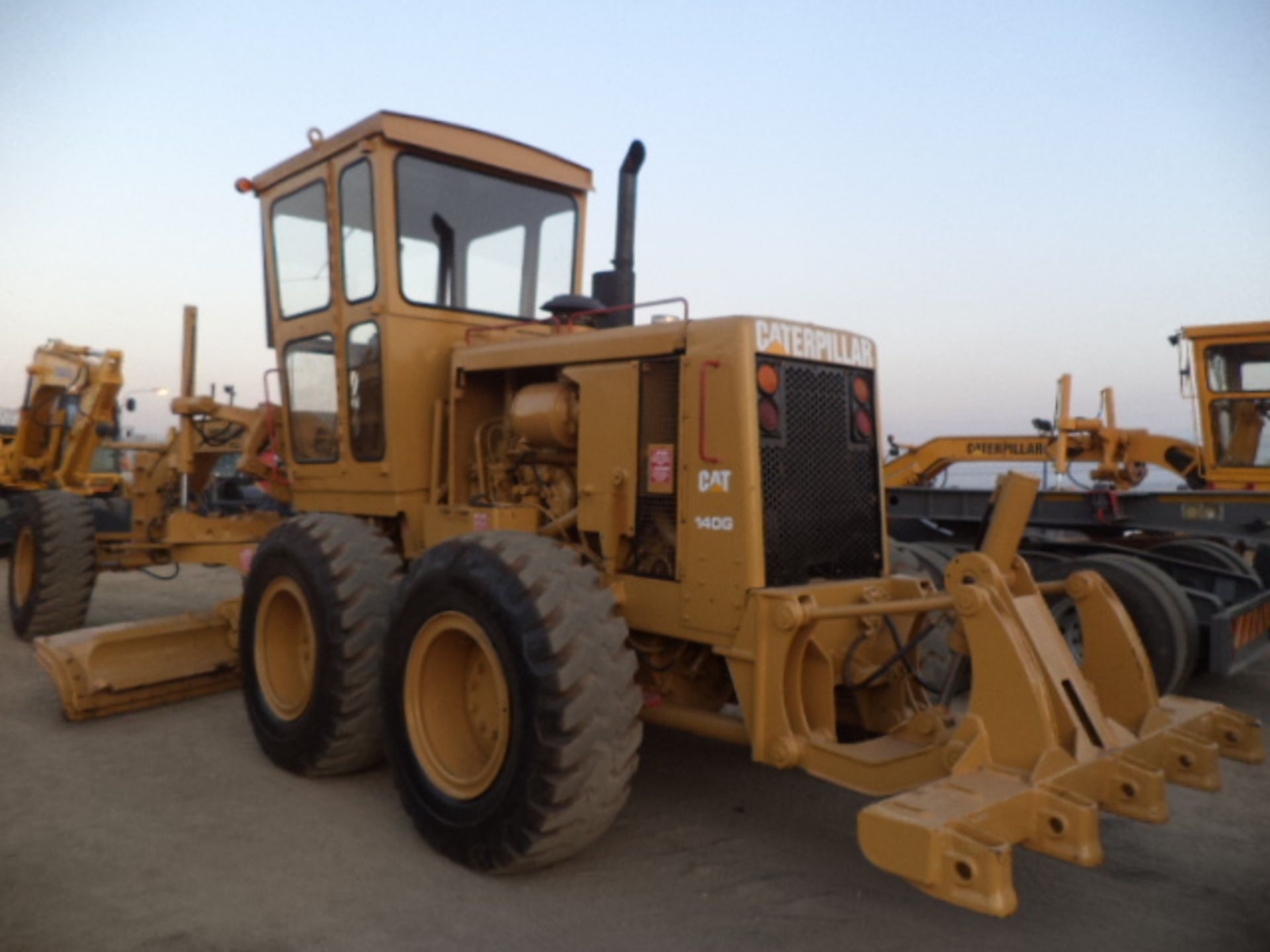 Caterpillar 140G Grader (S#: 50H00899) (8 361 hrs )(LHS Door Doesn't Open, Forks Missing From - Image 3 of 6