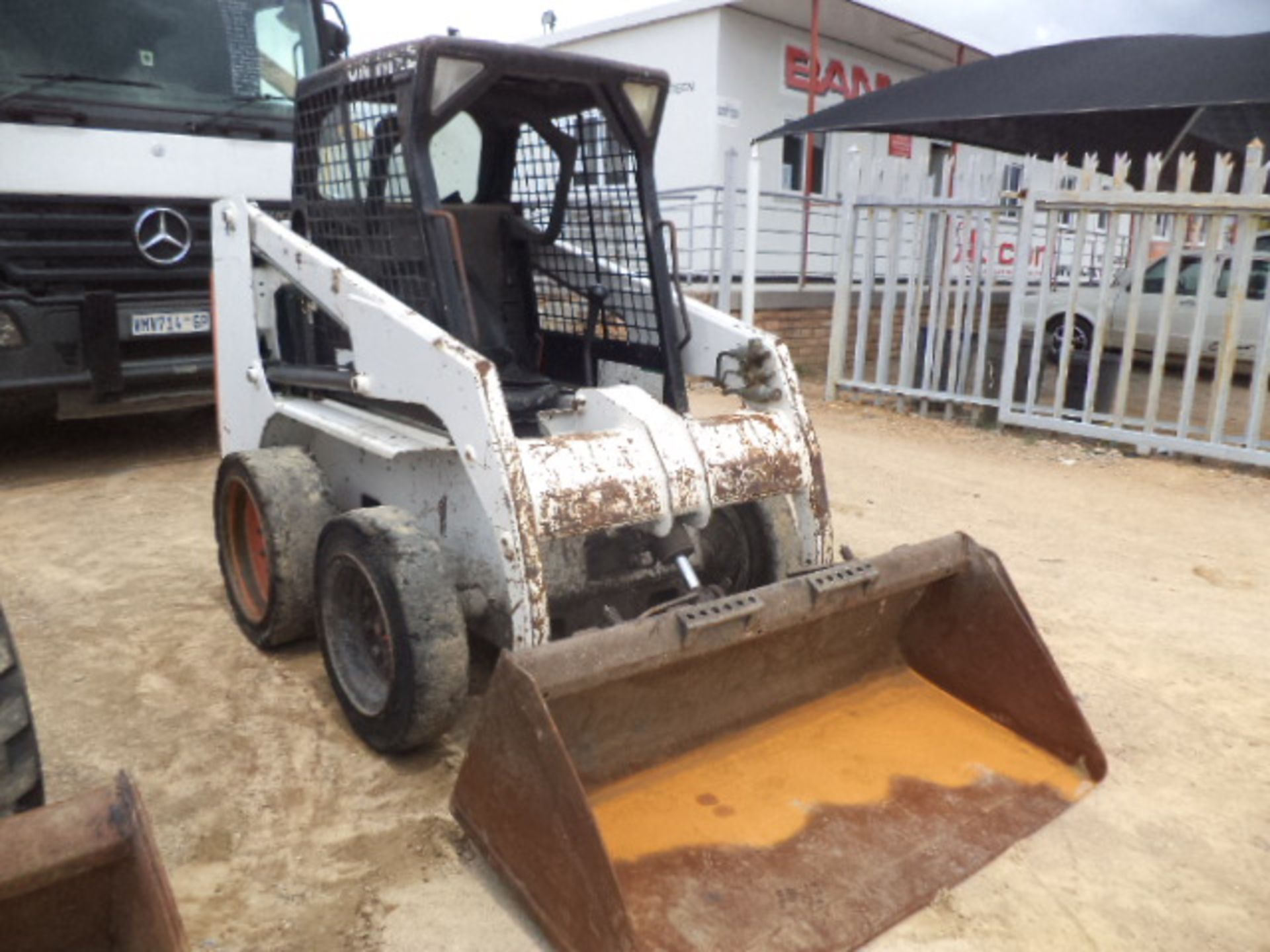 Bobcat S130 Skid Steer (S#: 524614415) (4 728 hrs ) - Image 2 of 6