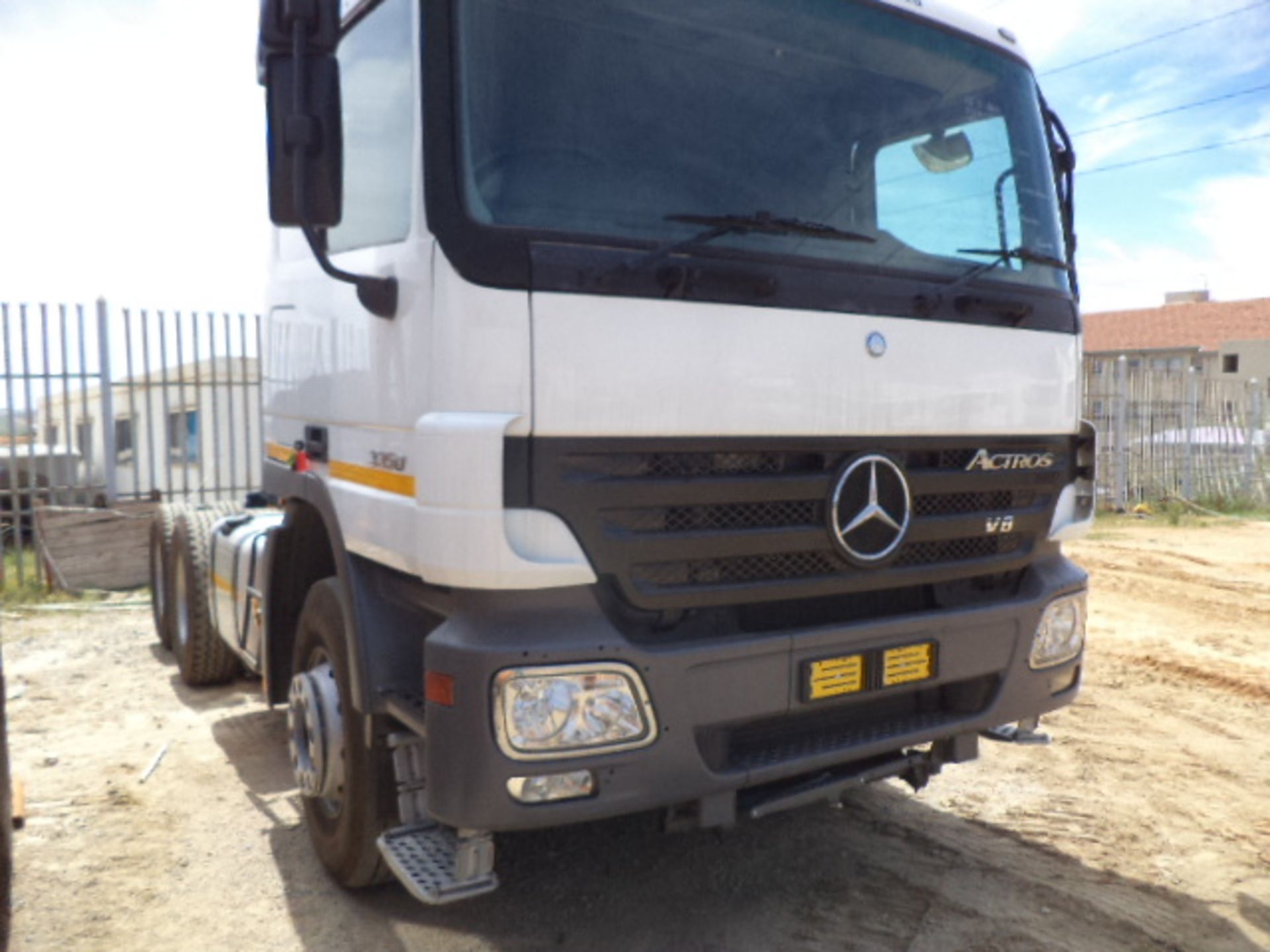 2009-11-12 NP169988 Mercedes-Benz Actros 3350S/33 CKD2 V8 6 x 4 Mechanical Horse (Vin No: