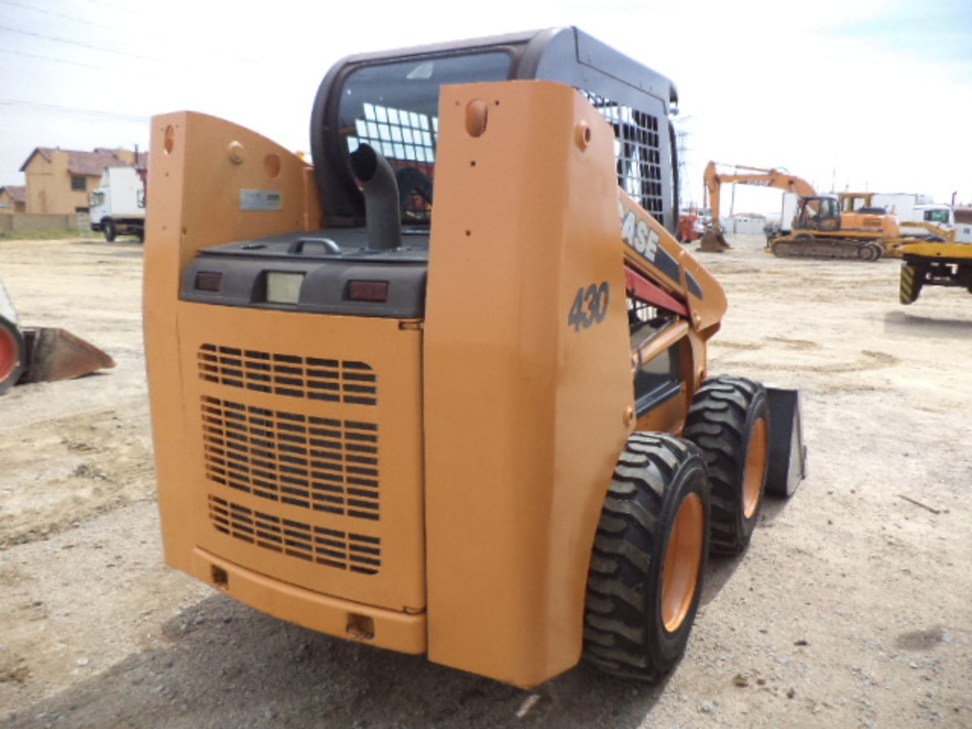 Case 430 Skid Steer (S#: NAM424030) (2 331 hrs ) - Image 3 of 5