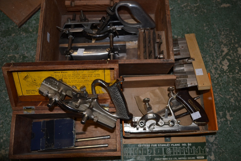 Carpenter's tools - Planes including little used Lewin Universal (original box and instruction