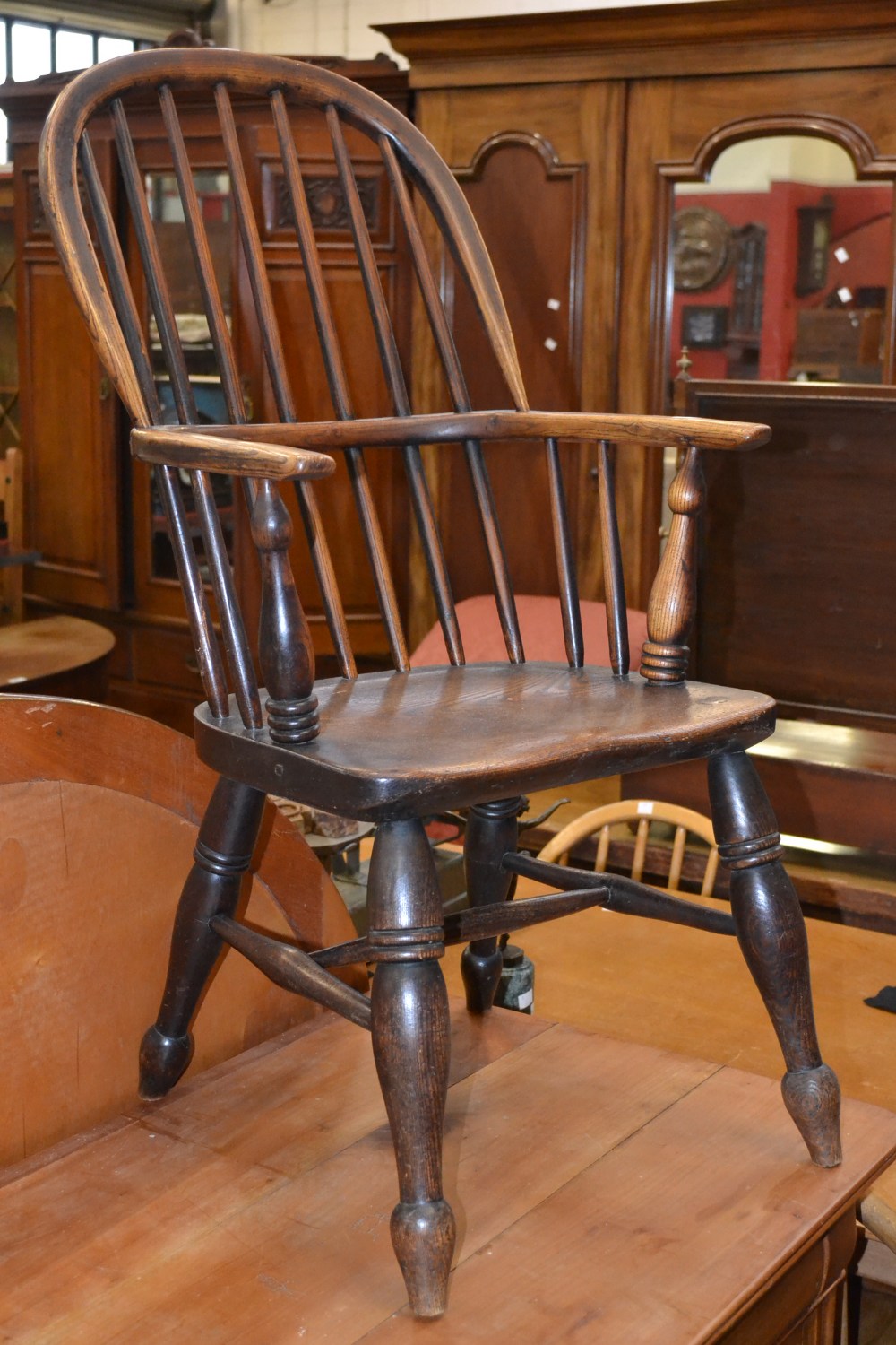 A 19th century elm Windsor chair