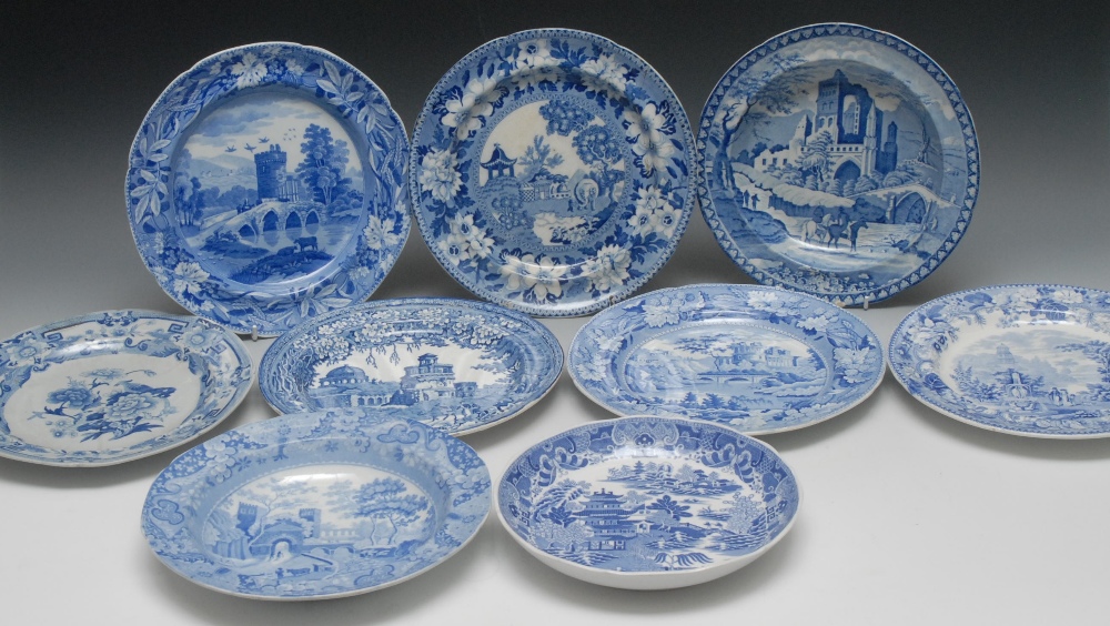 A Spode Bridge of Lucano pattern blue and white shaped circular plate, 25cm diam, impressed mark;