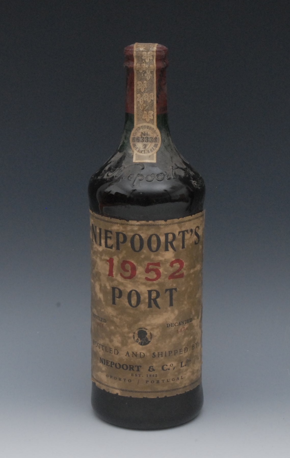 Niepoort & Co Ltd, Niepoort's Port, 1952, bottled 1955, decanted 1974, sealed, no.663333, level just