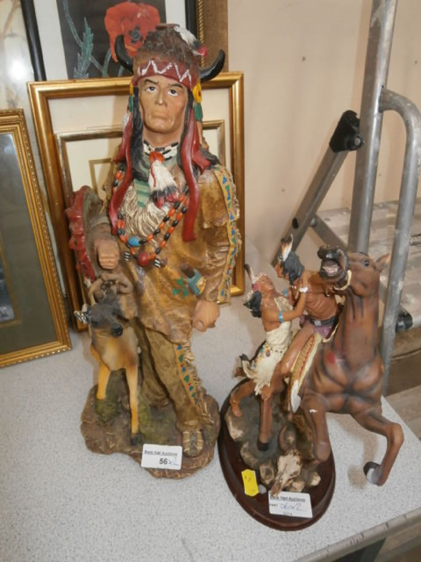 2 Indian figurines ( 1 A / F )