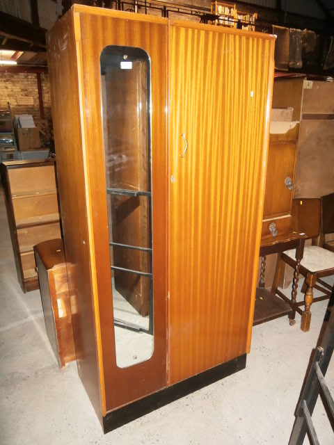 Retro single door wardrobe