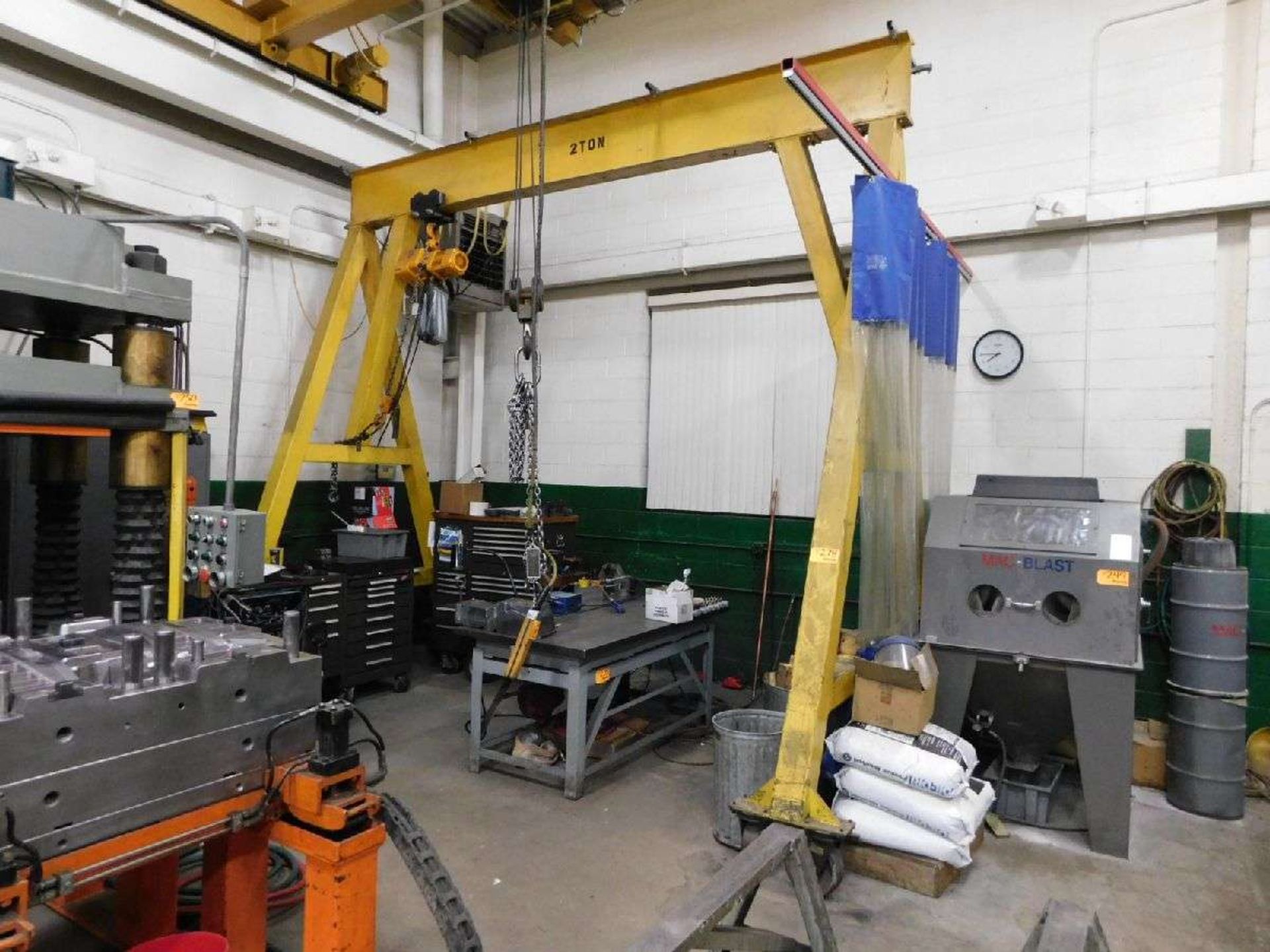 2-Ton Rolling A-Frame Gantry Crane