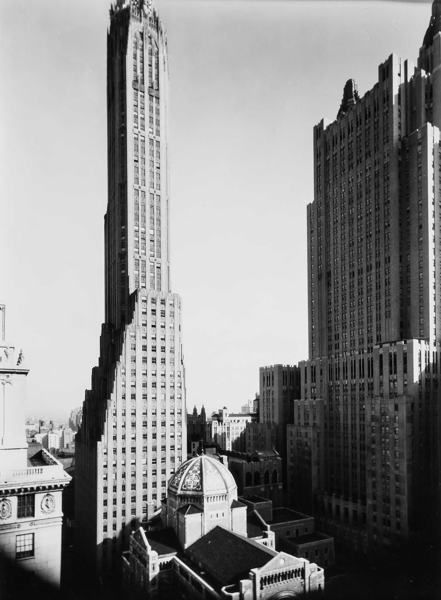 Berenice Abbott (1898-1991) - St. Bartholomew`s, Waldorf Astoria, General Electric Building, Park