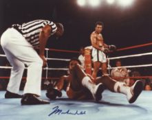 SP A 10 x 8" colour landscape photograph of Muhammad Ali in the ring with a... SP A 10 x 8" colour