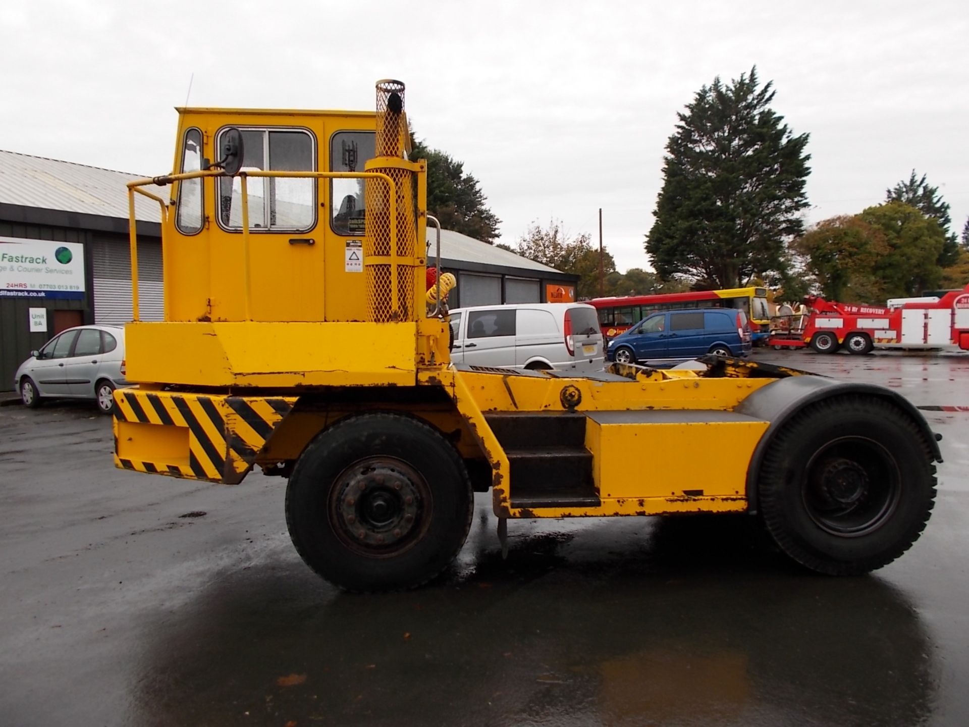 Make: Reliance  Model: Tugmaster
Terminal tractor
Appraisal:  DOR/Year:  Miles/Hours:  MOT/ - Image 2 of 11