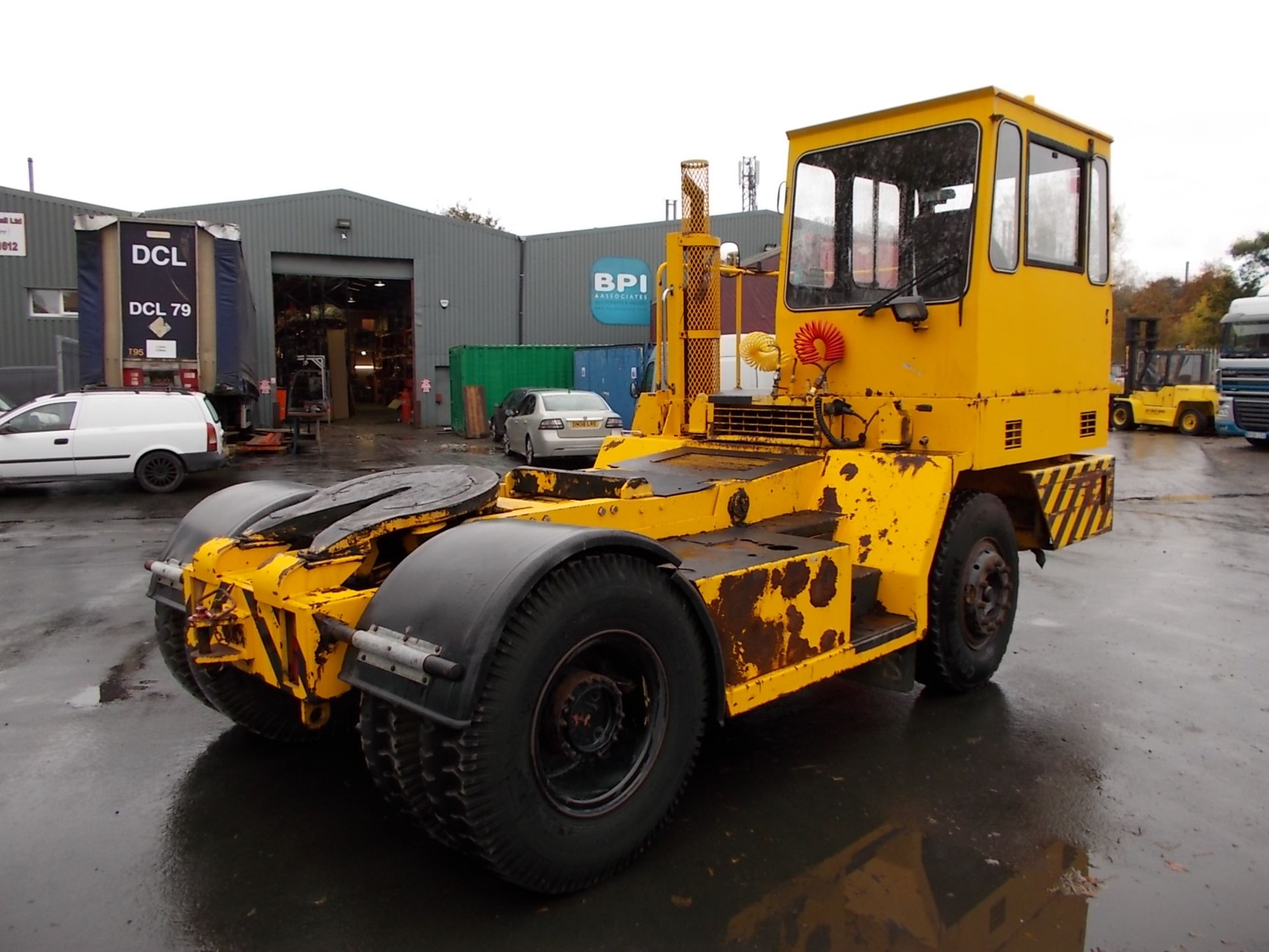 Make: Reliance  Model: Tugmaster
Terminal tractor
Appraisal:  DOR/Year:  Miles/Hours:  MOT/ - Image 6 of 11