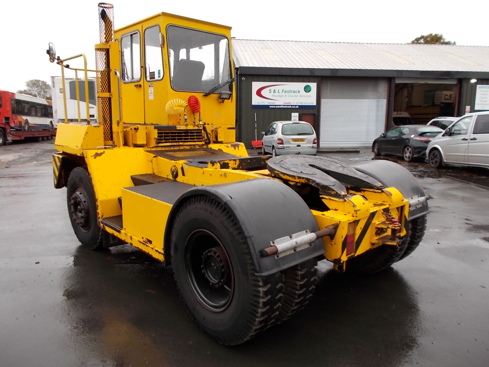 Make: Reliance  Model: Tugmaster
Terminal tractor
Appraisal:  DOR/Year:  Miles/Hours:  MOT/ - Image 4 of 11