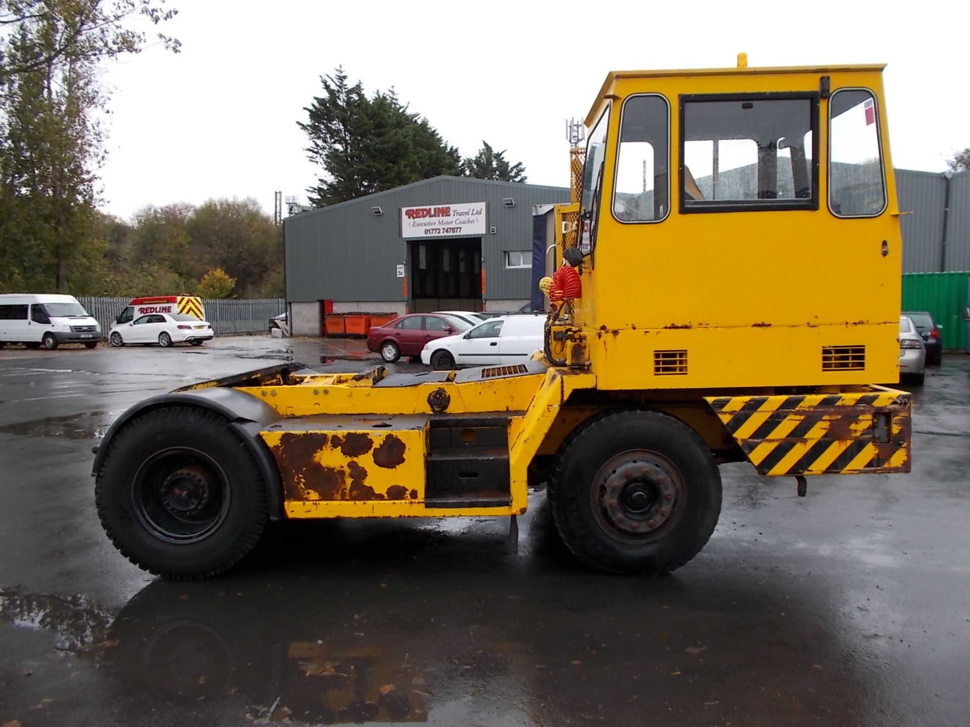 Make: Reliance  Model: Tugmaster
Terminal tractor
Appraisal:  DOR/Year:  Miles/Hours:  MOT/ - Image 7 of 11