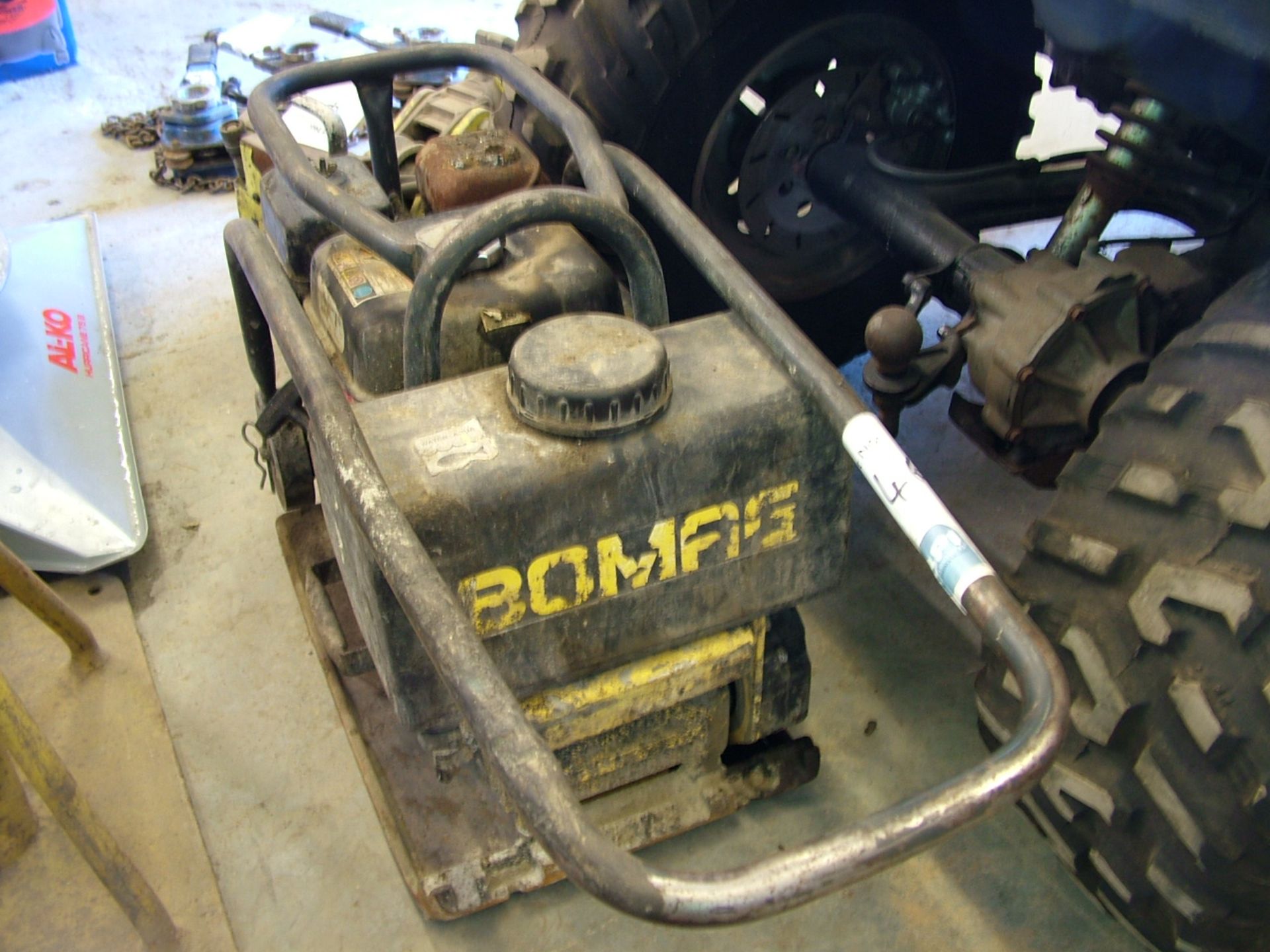 Bomag Petrol Powered Wacker Plate, plate size 500mm x 350mm, Honda engine. In working order - Image 2 of 3