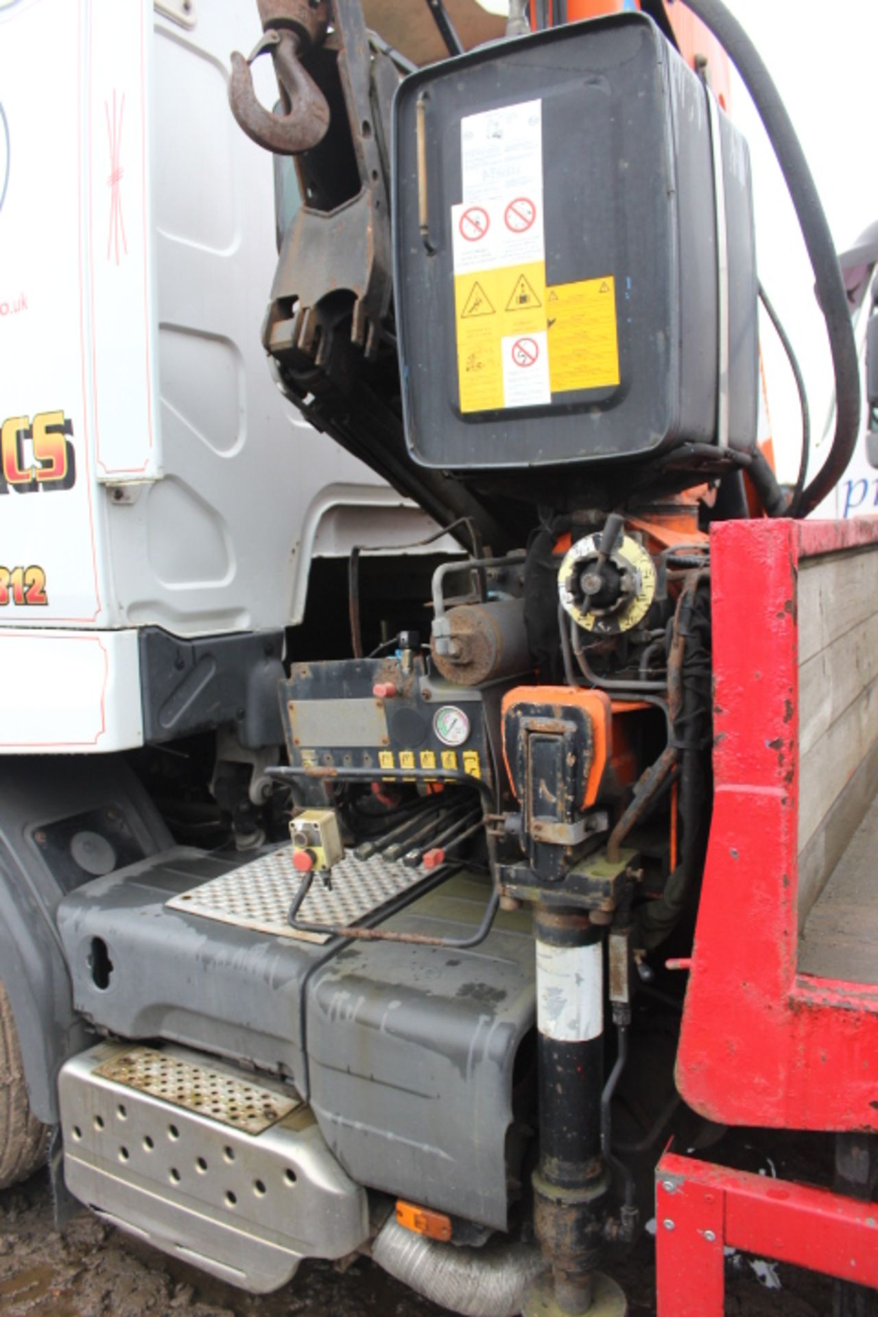 Renault, 26 tonne crane lorry fitted with 19 tonne metre crane - Image 7 of 16