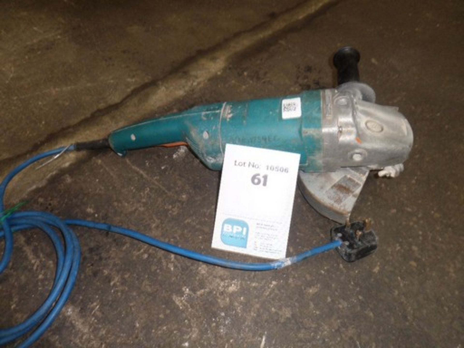 MAKITA Unknown {015218} ANGLE GRINDER 230MM/ 9 Power there when tested but does require new blade.