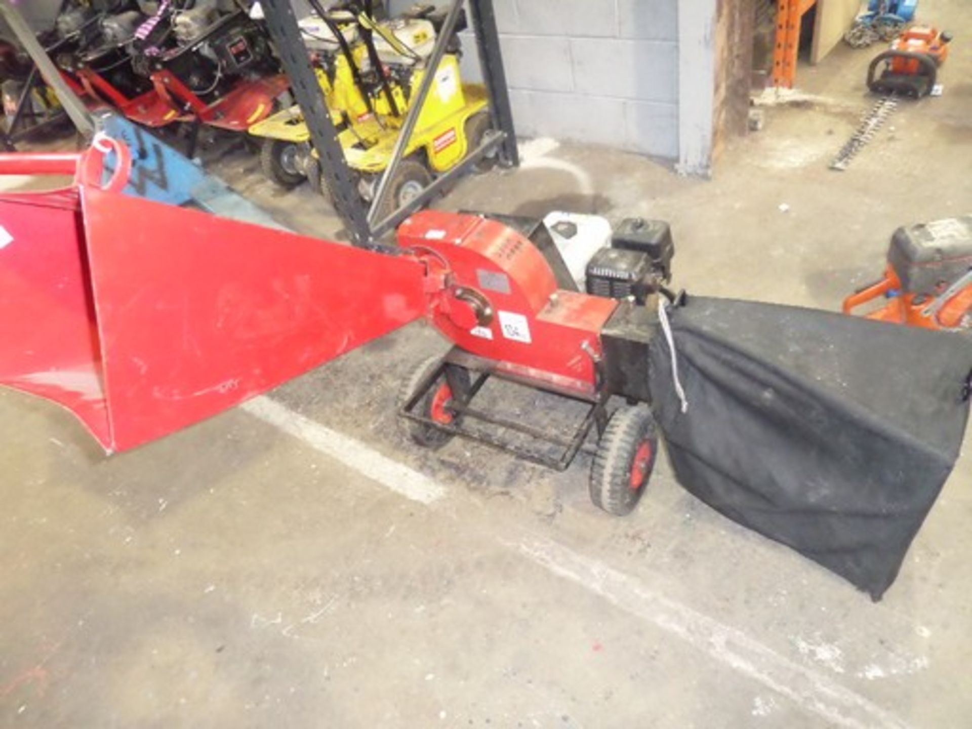 CAMON C50 CHIPPER {013128} PORTABLE GARDEN CHIPPER - PETROL Powered by Honda GX160 engine and - Image 3 of 3