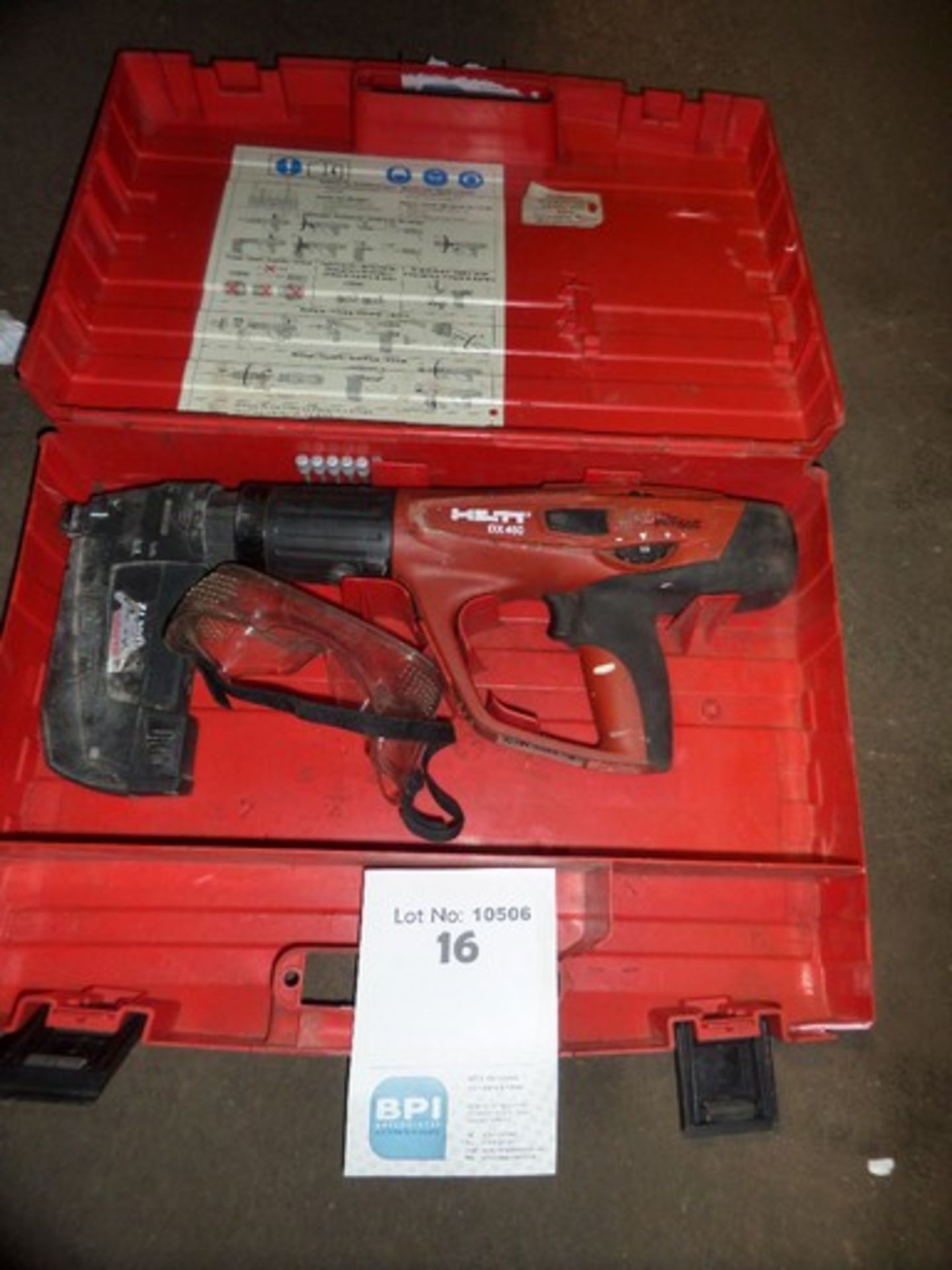 Hilti DX460 {015244} RAPID CARTRIDGE HAMMER Comes in original case with saftey goggles - looks ok