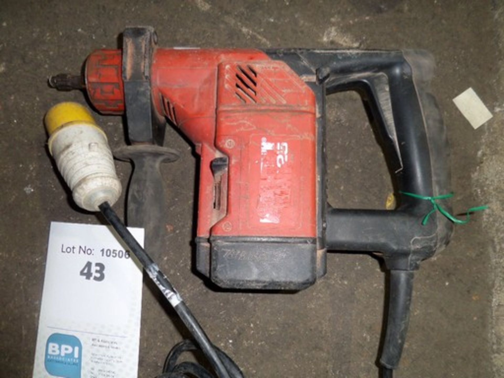 Hilti  {015205} HILTI TE40 HAMMER DRILLER 1120v 16amp connection and power is there when tested