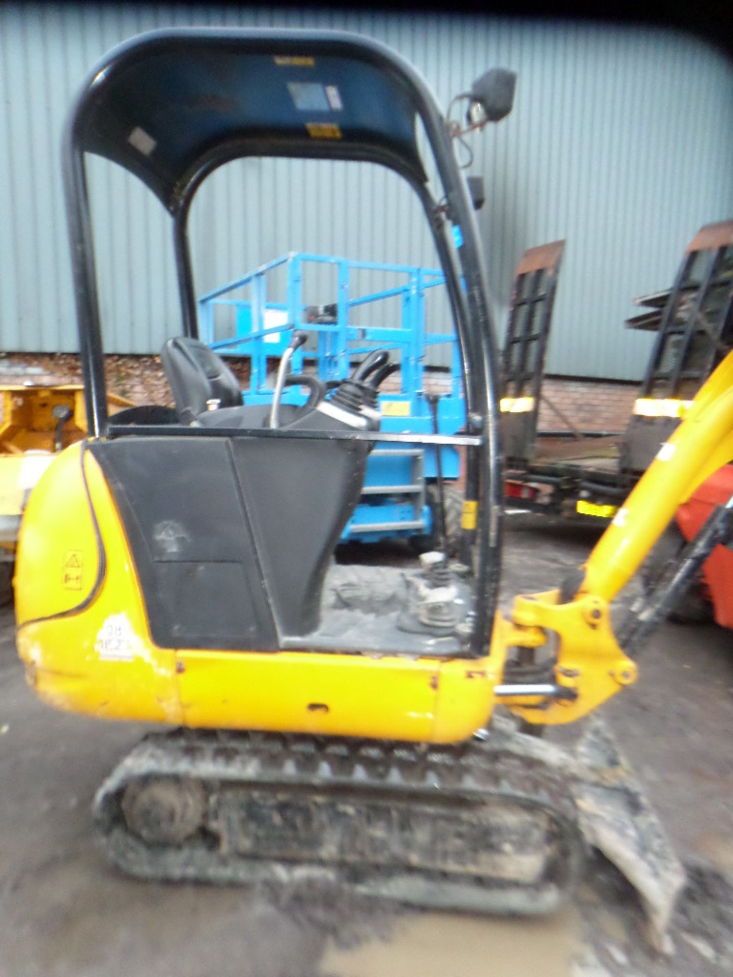 JCB 8014 2011 1.5t mini digger with canopy - Image 2 of 13