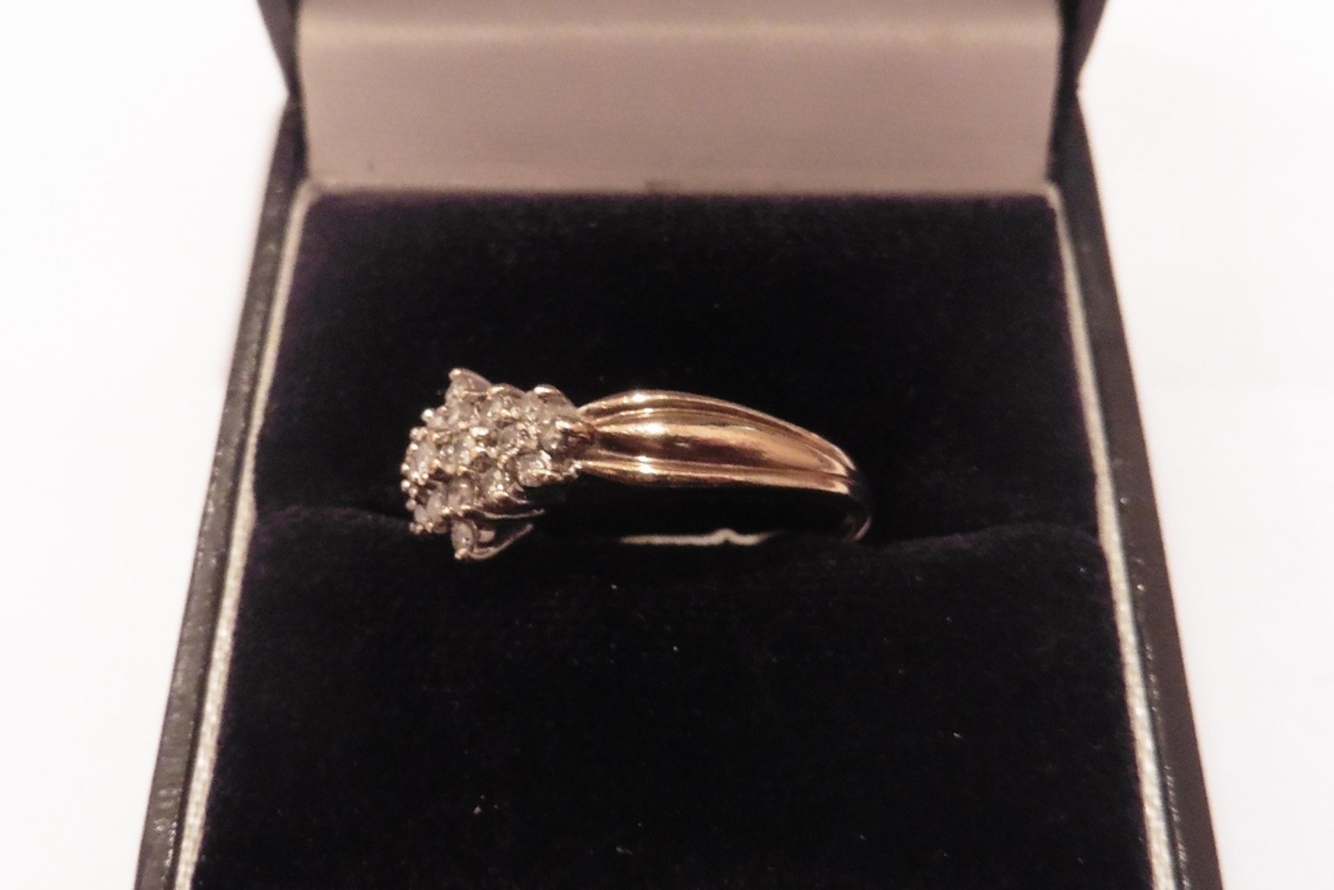 Pre-owned 9ct yellow gold diamond aeroplane style cluster ring set with small brilliant cut diamonds - Image 2 of 2