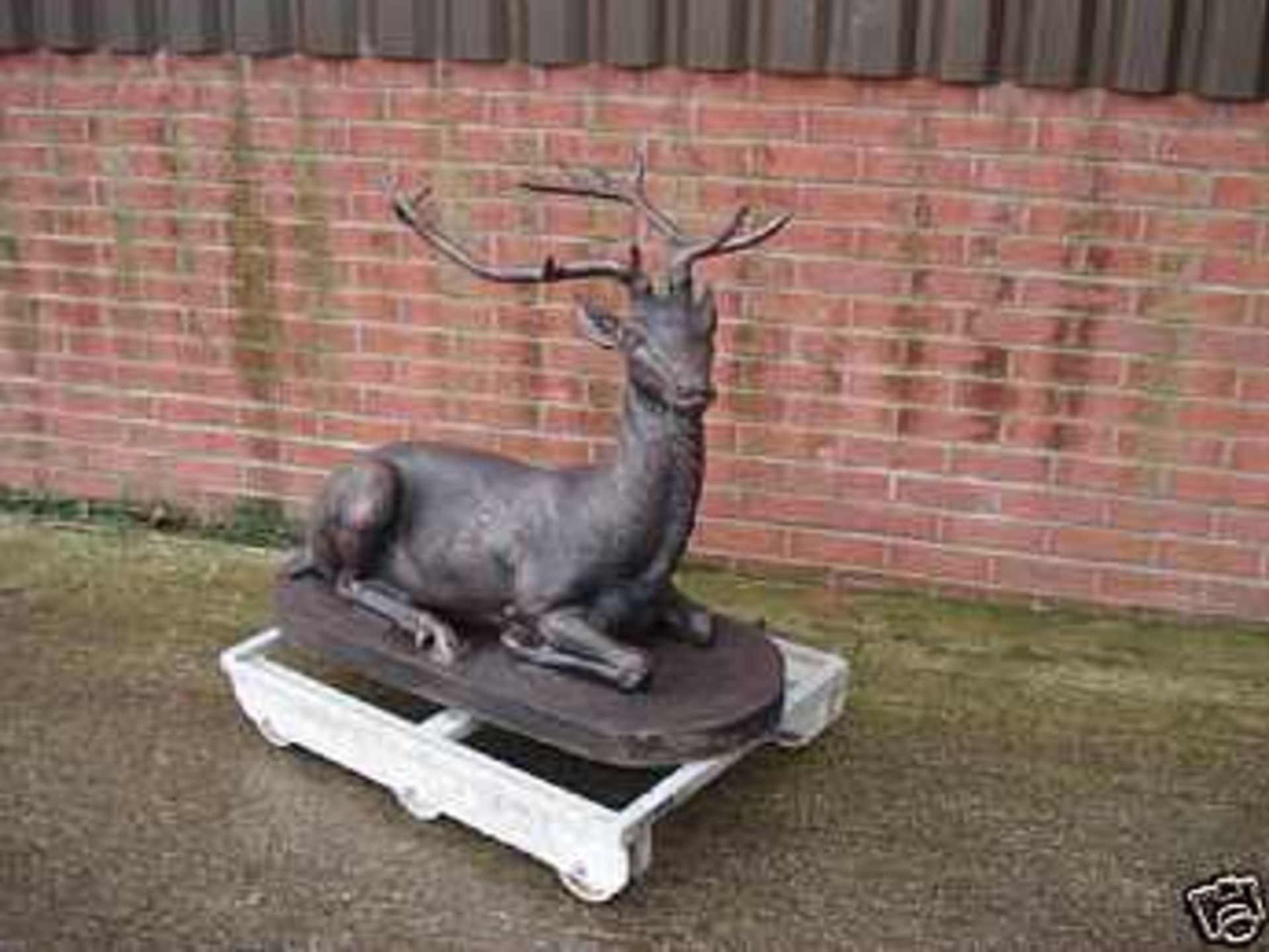 CAST IRON LAYING STAG STATUE