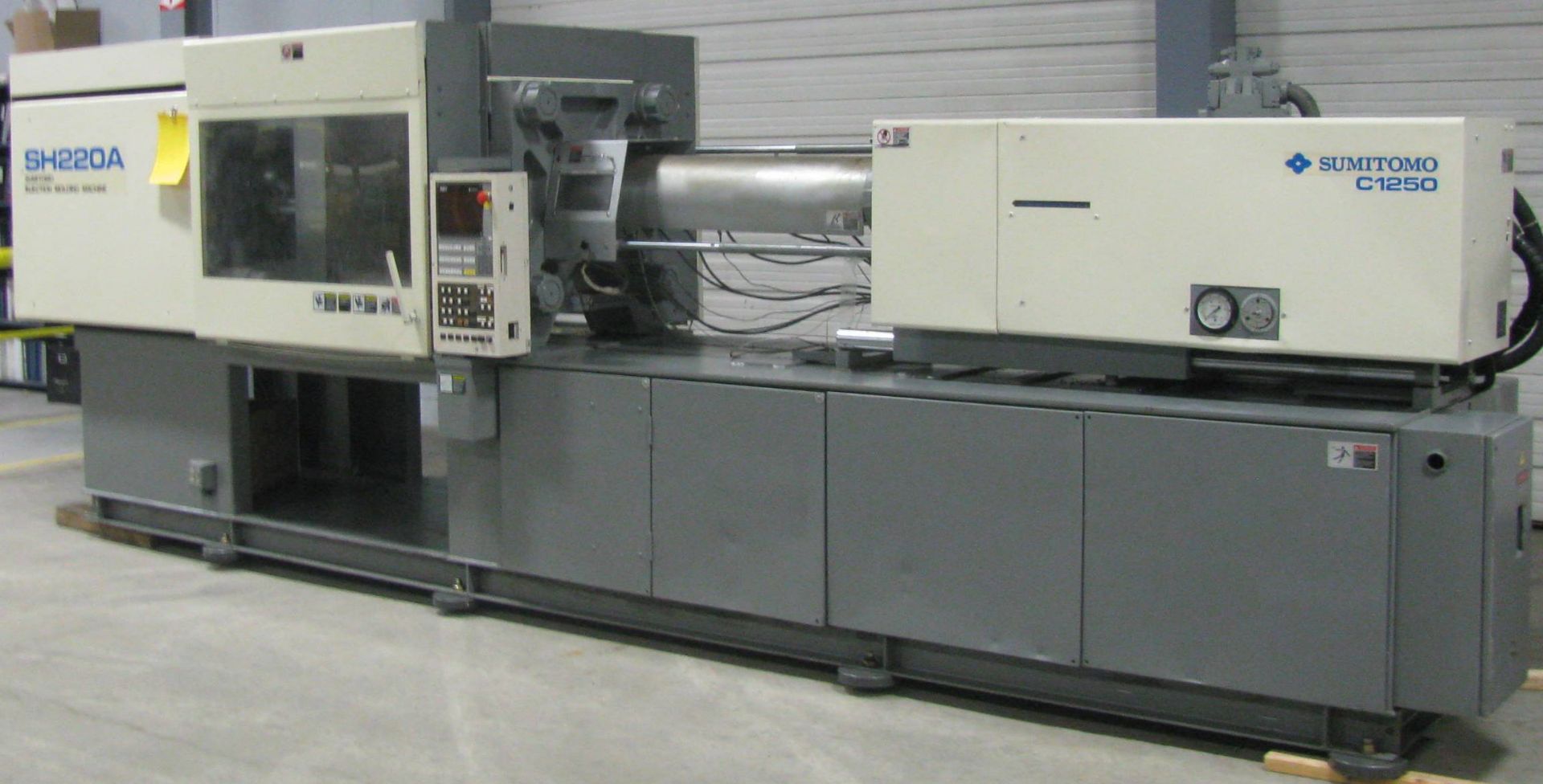 220 Ton, 23.8 oz. SUMITOMO SH220A Injection Molding Machine - Image 2 of 5
