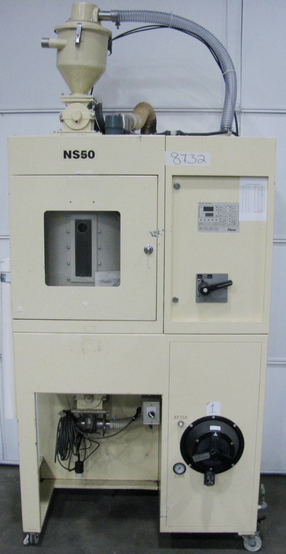50 CFM Nissui NS-50 Dryer Mobile Unit w/ Hopper & Loader