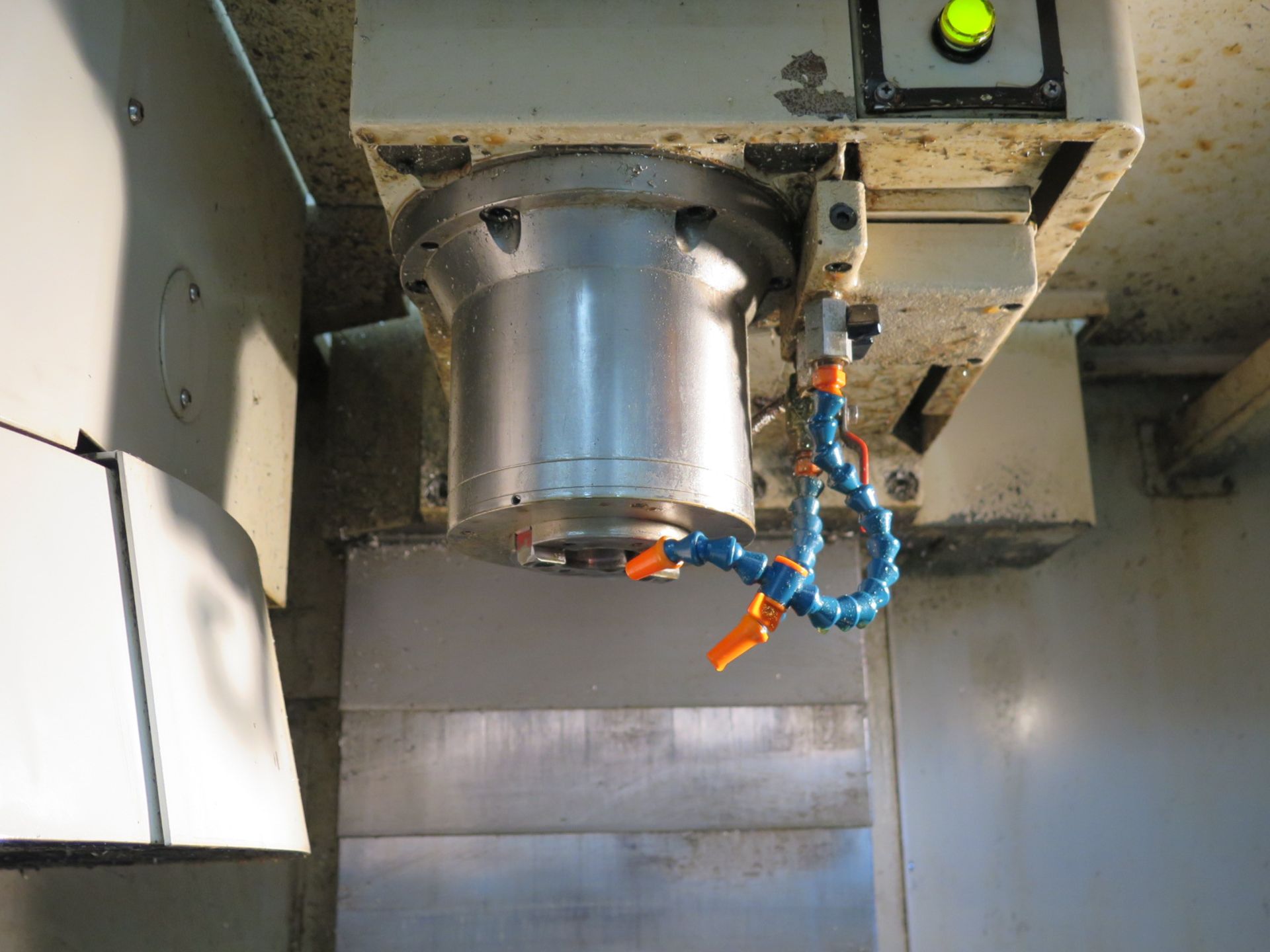 Daewoo Mynx 500 CNC Vertical Machining Center w/ Fanuc Series 21-M Controls, 24-Station ATC, CAT- - Image 4 of 8