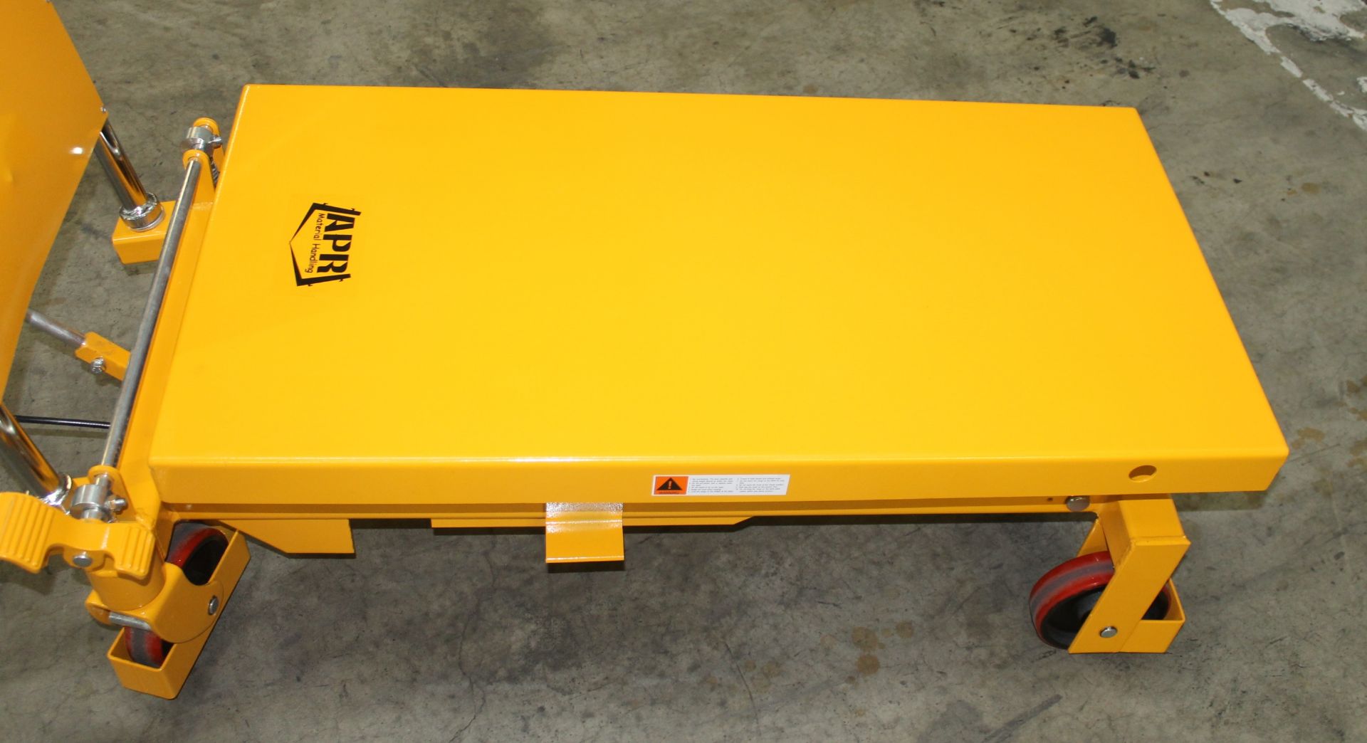 2204 LBS CAP. ROLLING SCISSOR LIFT TABLE, CAPACITY: 2204 LBS., MAX HEIGHT: 39.37", TABLE SIZE: 40" - Image 5 of 8