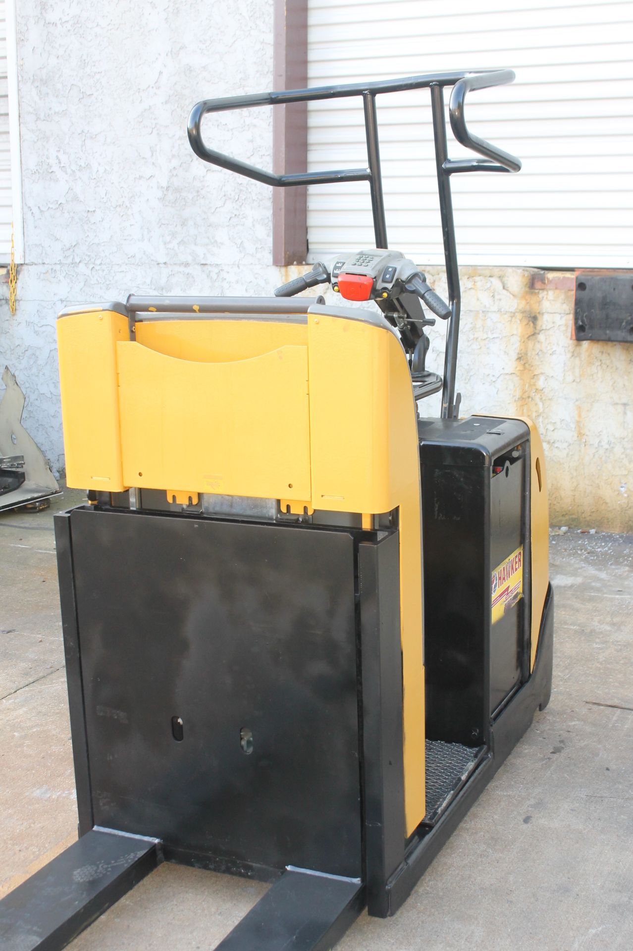 2009 ATLET TEMPO PPD DRIVER LIFT LOW LEVEL ORDER PICKER WITH 24 VOLTS CHARGER, - Image 8 of 10
