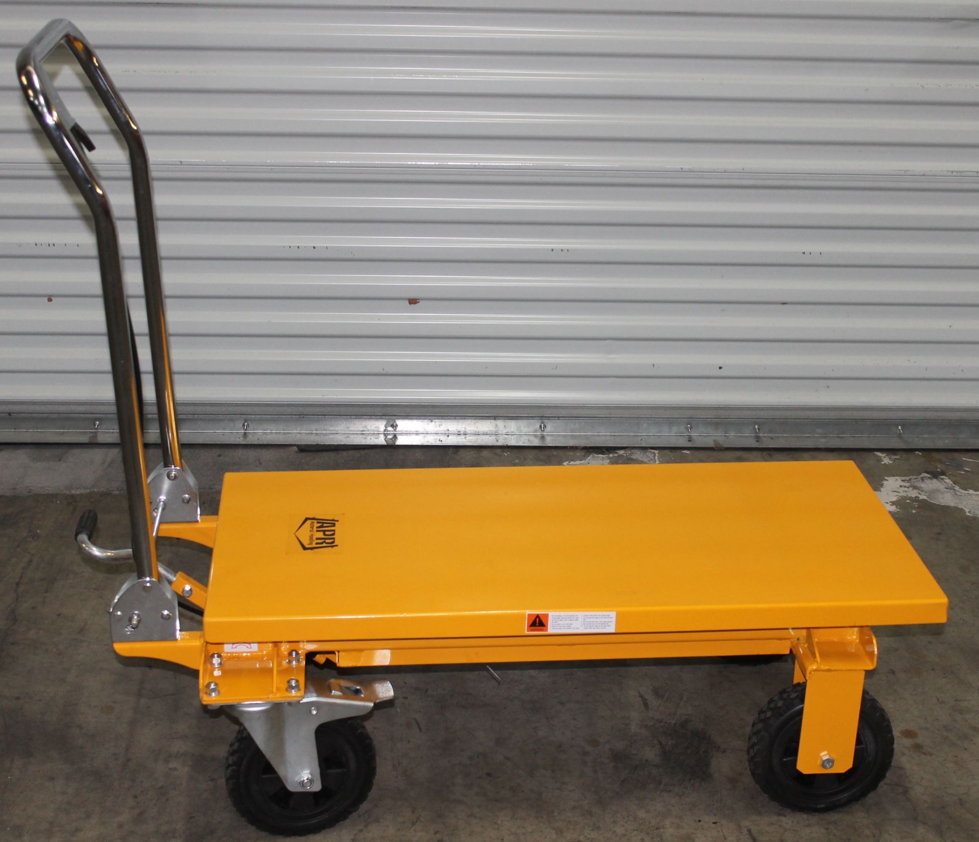440 LBS CAP. ROLLING SCISSOR LIFT TABLE, CAPACITY: 440 LBS., MAX HEIGHT: 39.37", TABLE SIZE: 39"L - Image 5 of 8