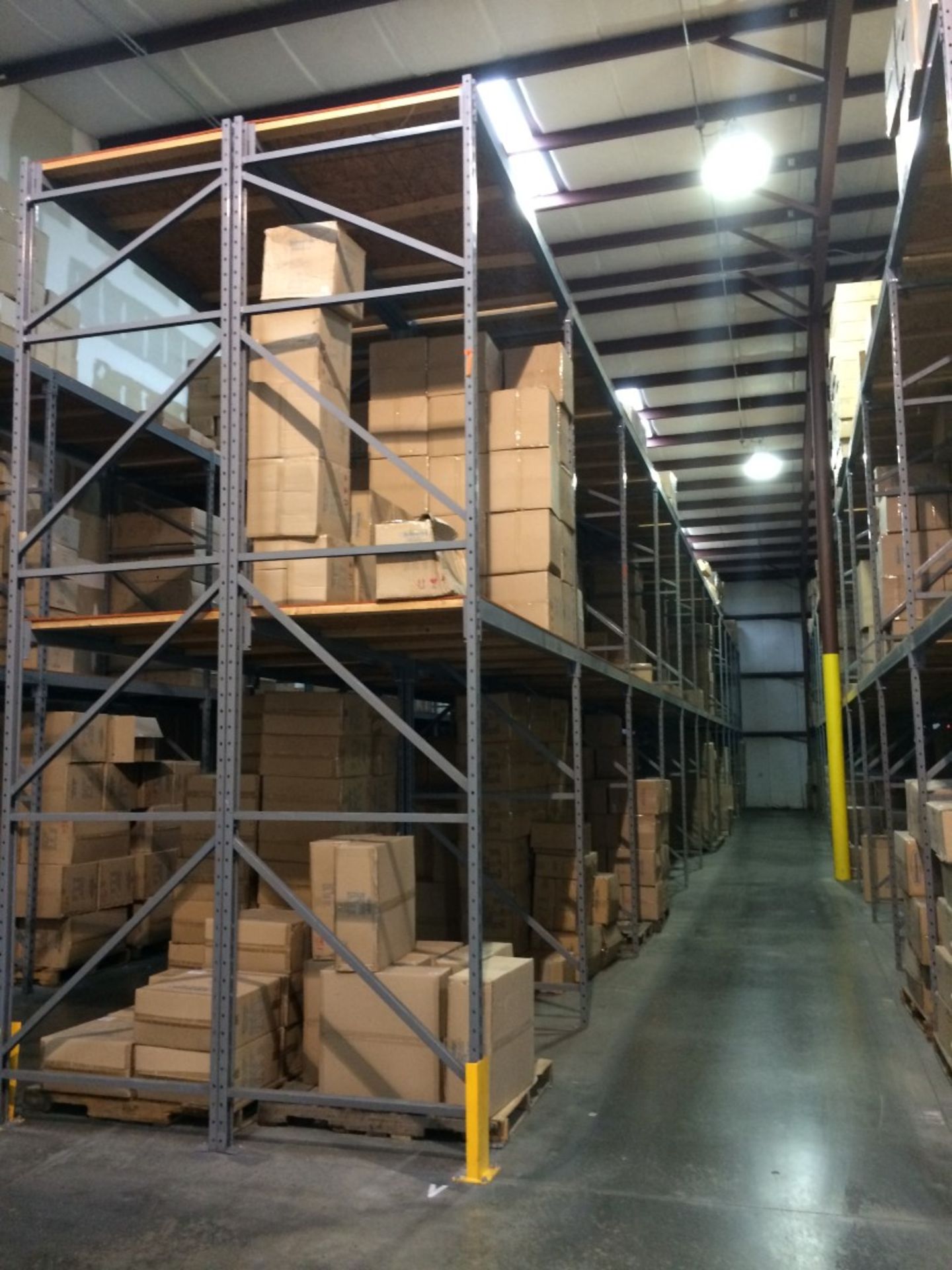 192"H X 48"D X 96"L KEYSTONE STYLE PALLET RACKS, (24 BAYS), - Image 8 of 8