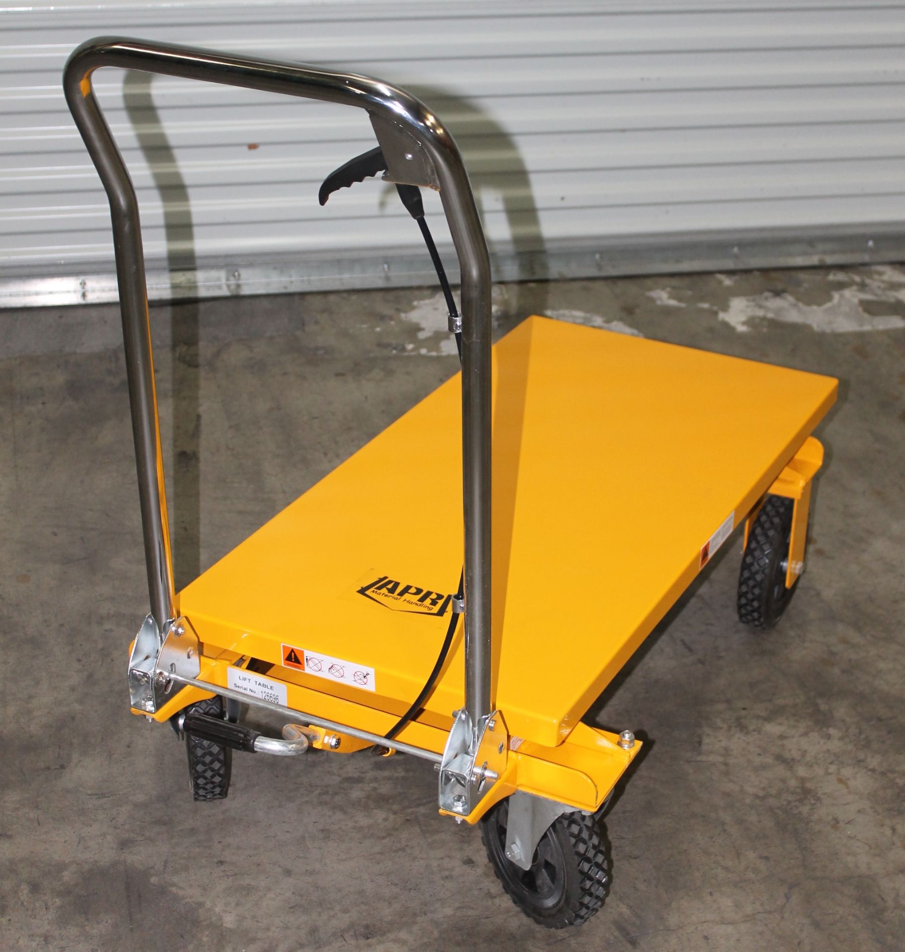 440 LBS CAP. ROLLING SCISSOR LIFT TABLE, CAPACITY: 440 LBS., MAX HEIGHT: 39.37", TABLE SIZE: 39"L - Image 6 of 8