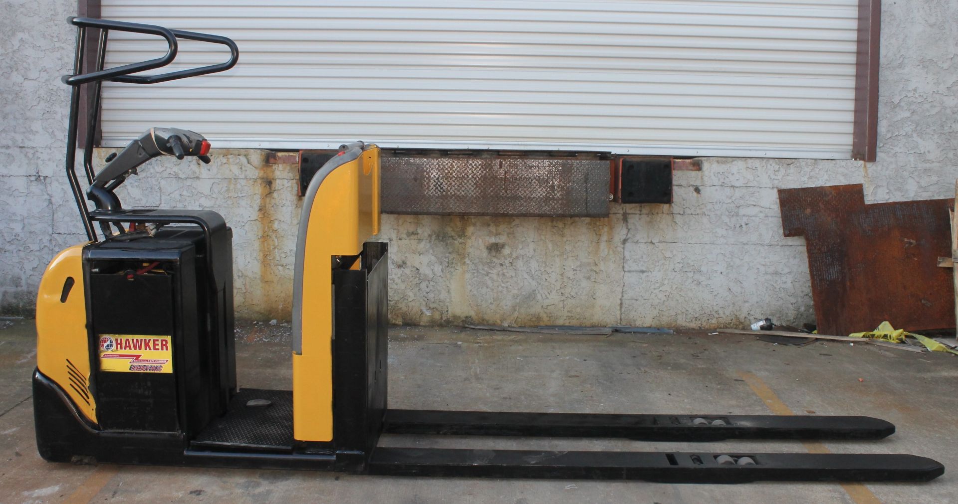 2009 ATLET TEMPO PPD DRIVER LIFT LOW LEVEL ORDER PICKER WITH 24 VOLTS CHARGER, - Image 3 of 10