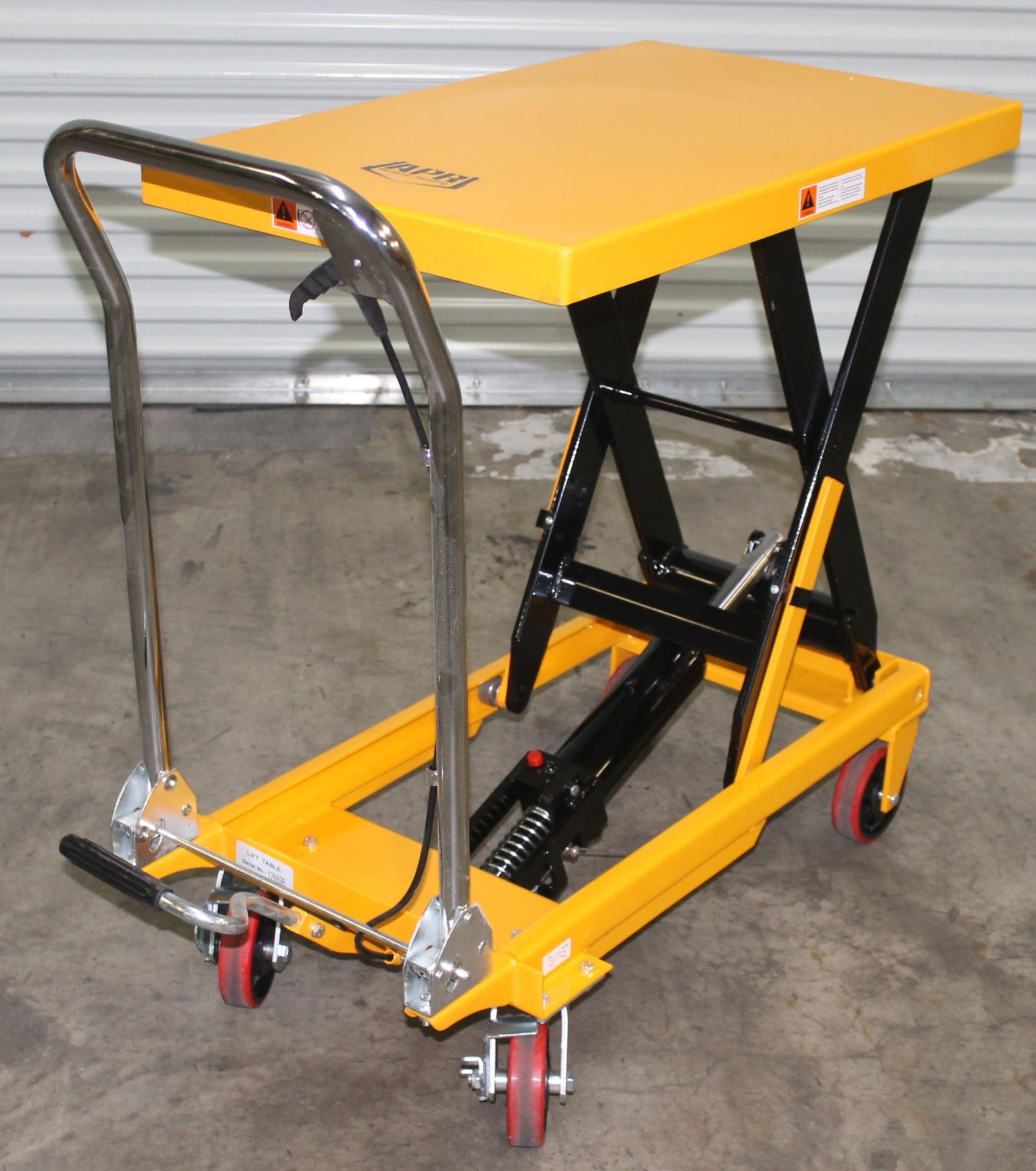 1102 LBS CAP. ROLLING SCISSOR LIFT TABLE, CAPACITY: 1102 LBS., MAX HEIGHT: 22", TABLE SIZE: 33.66"