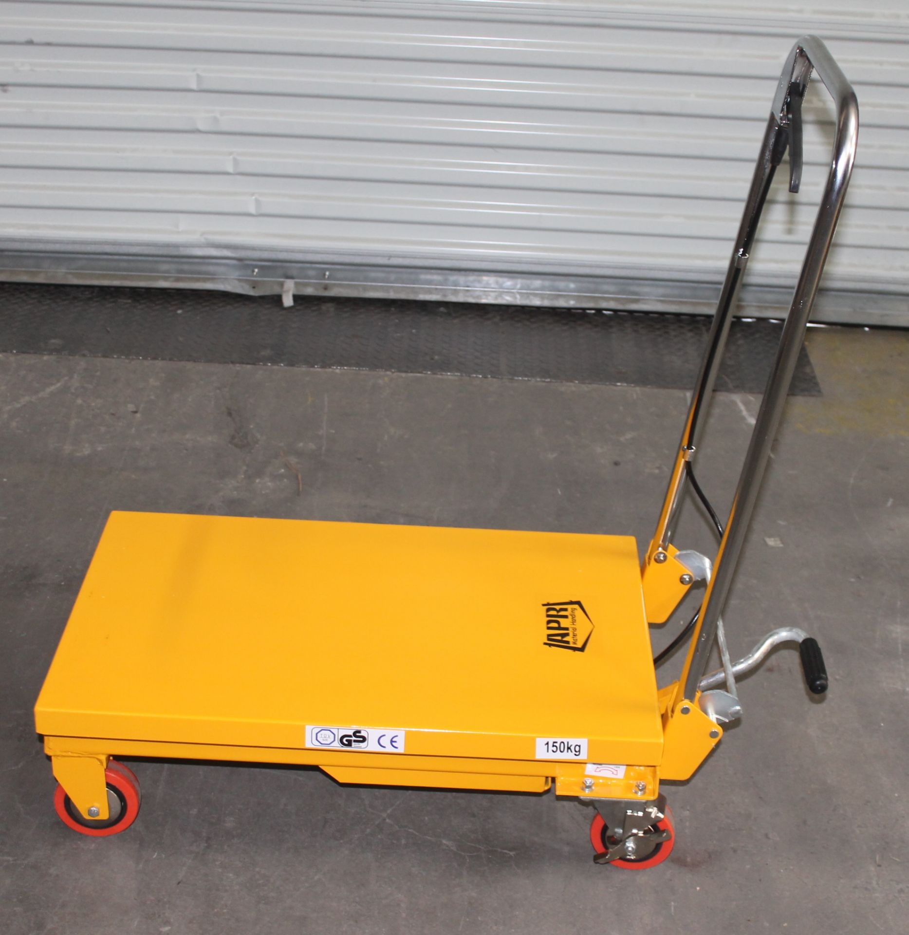 330 LBS CAP. ROLLING SCISSOR LIFT TABLE, CAPACITY: 330 LBS., MAX HEIGHT: 29.13", TABLE SIZE: 29"L - Image 2 of 5